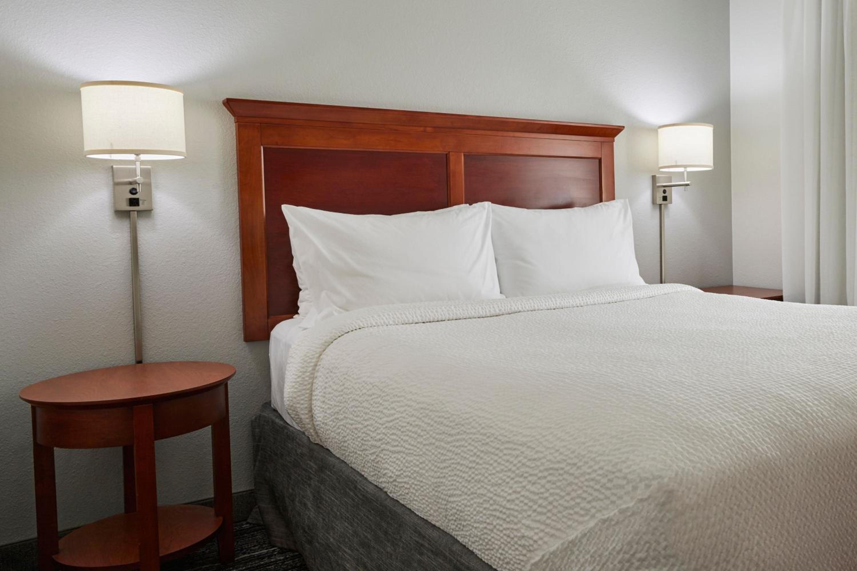 Two-Bedroom Suite - Photo 6