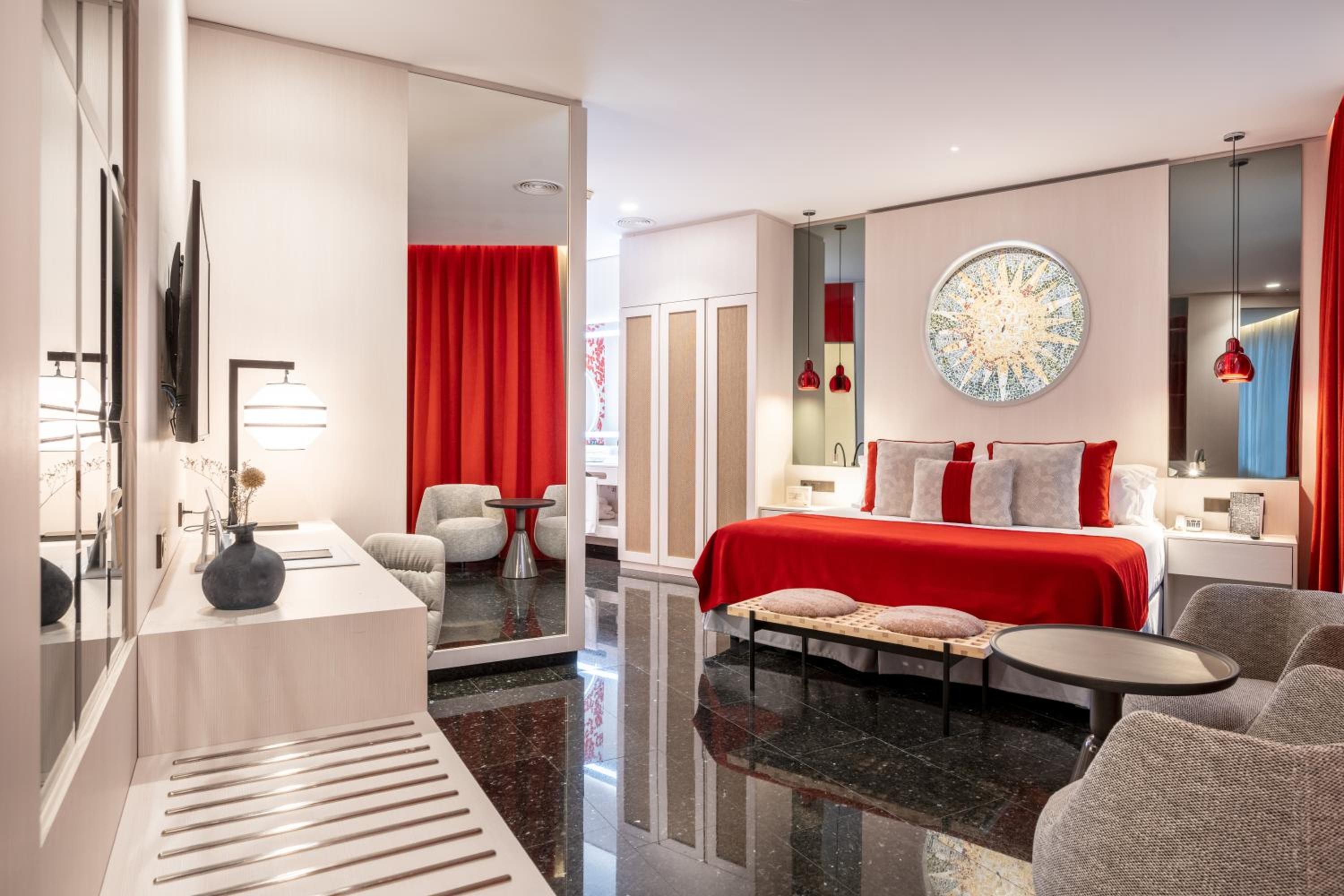 Suite - Photo 10