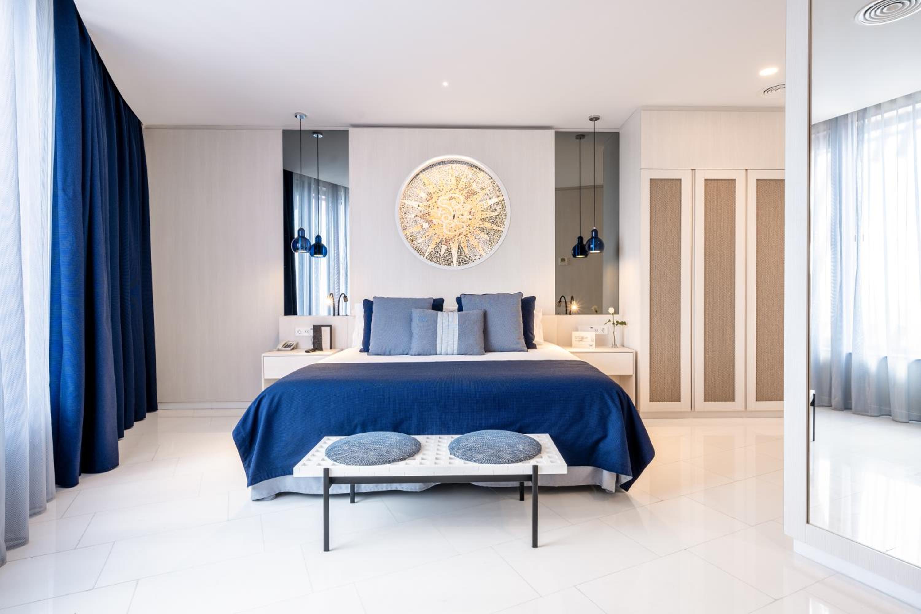 Suite - Photo 12