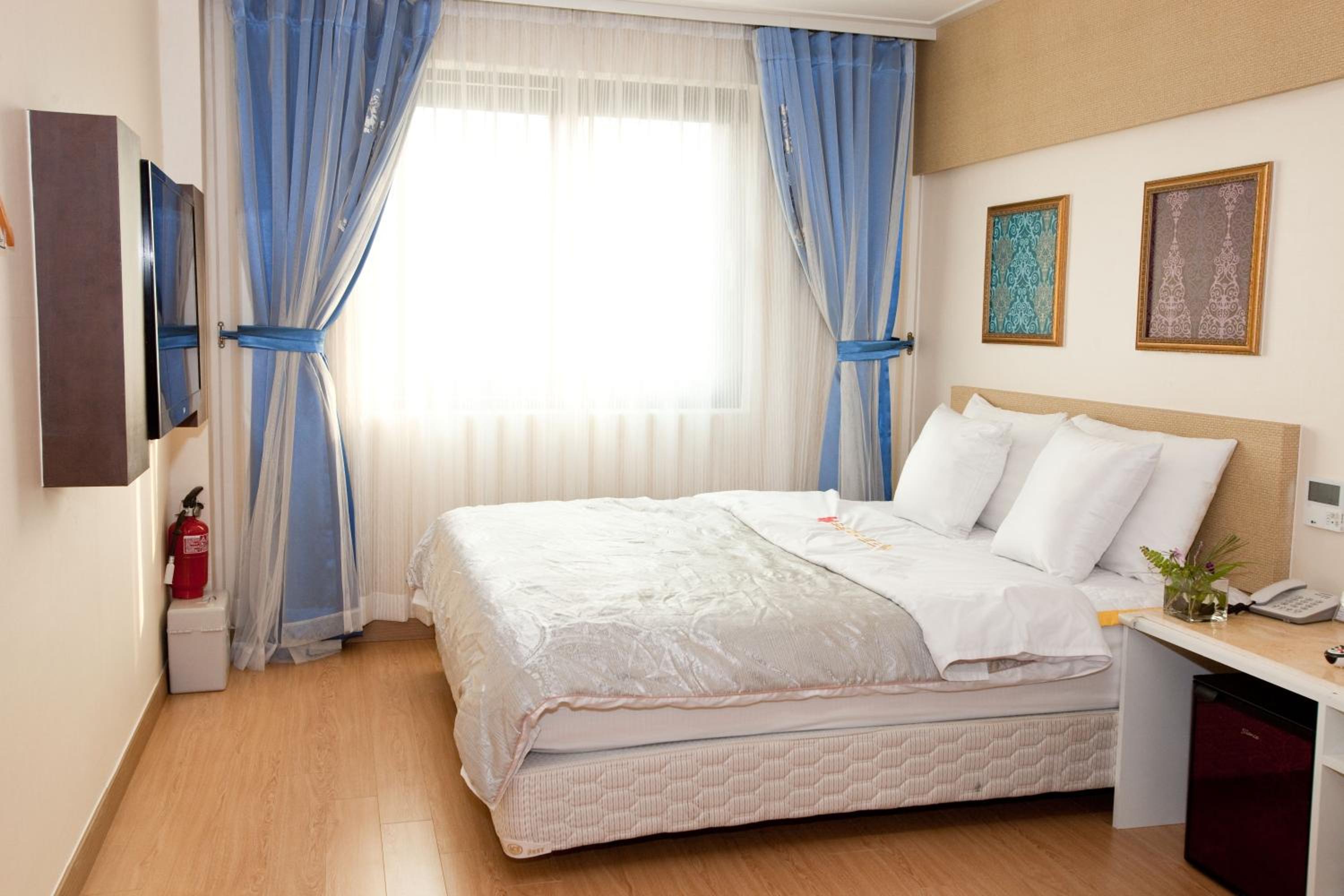 Standard Double Room - Photo 1