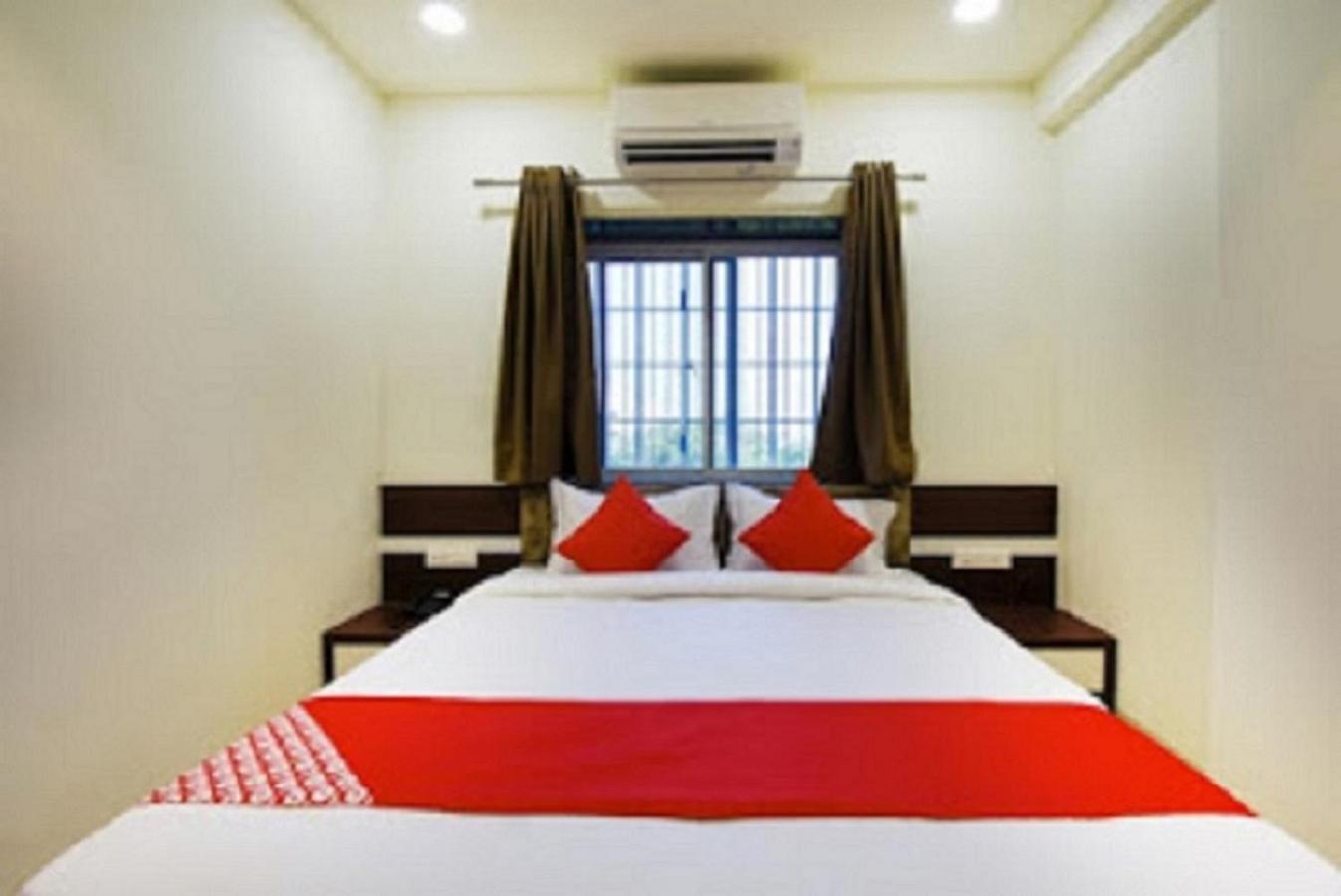 Deluxe Room - Photo 6