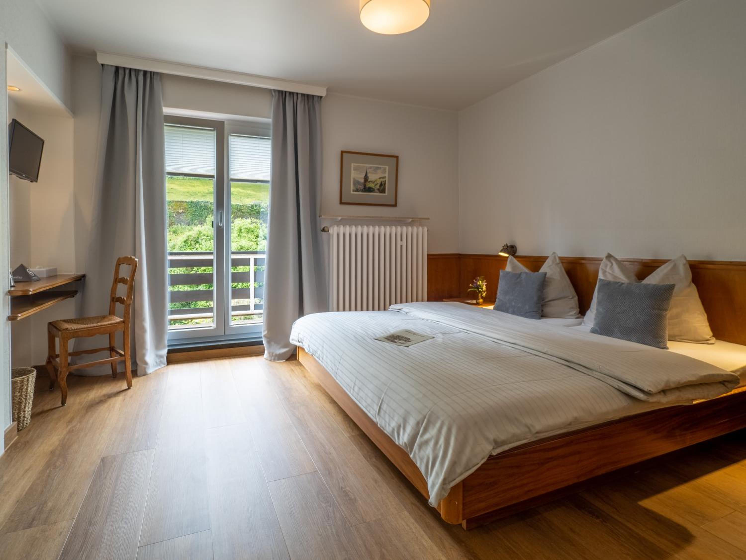 Double Room with Garden View and Balcony photo 2