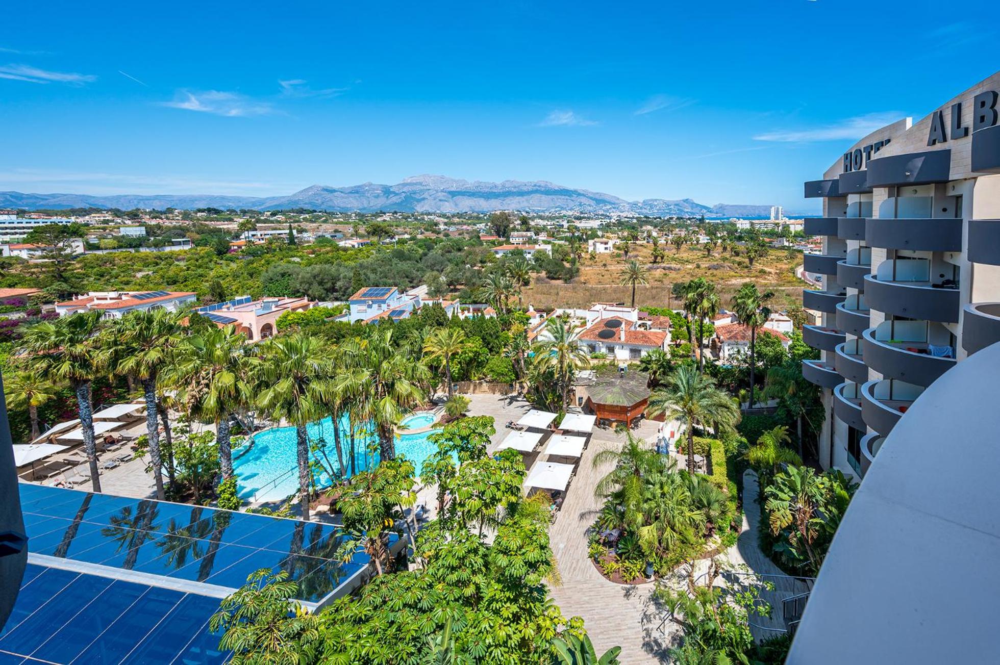 Habitación Doble con Vista a la Piscina