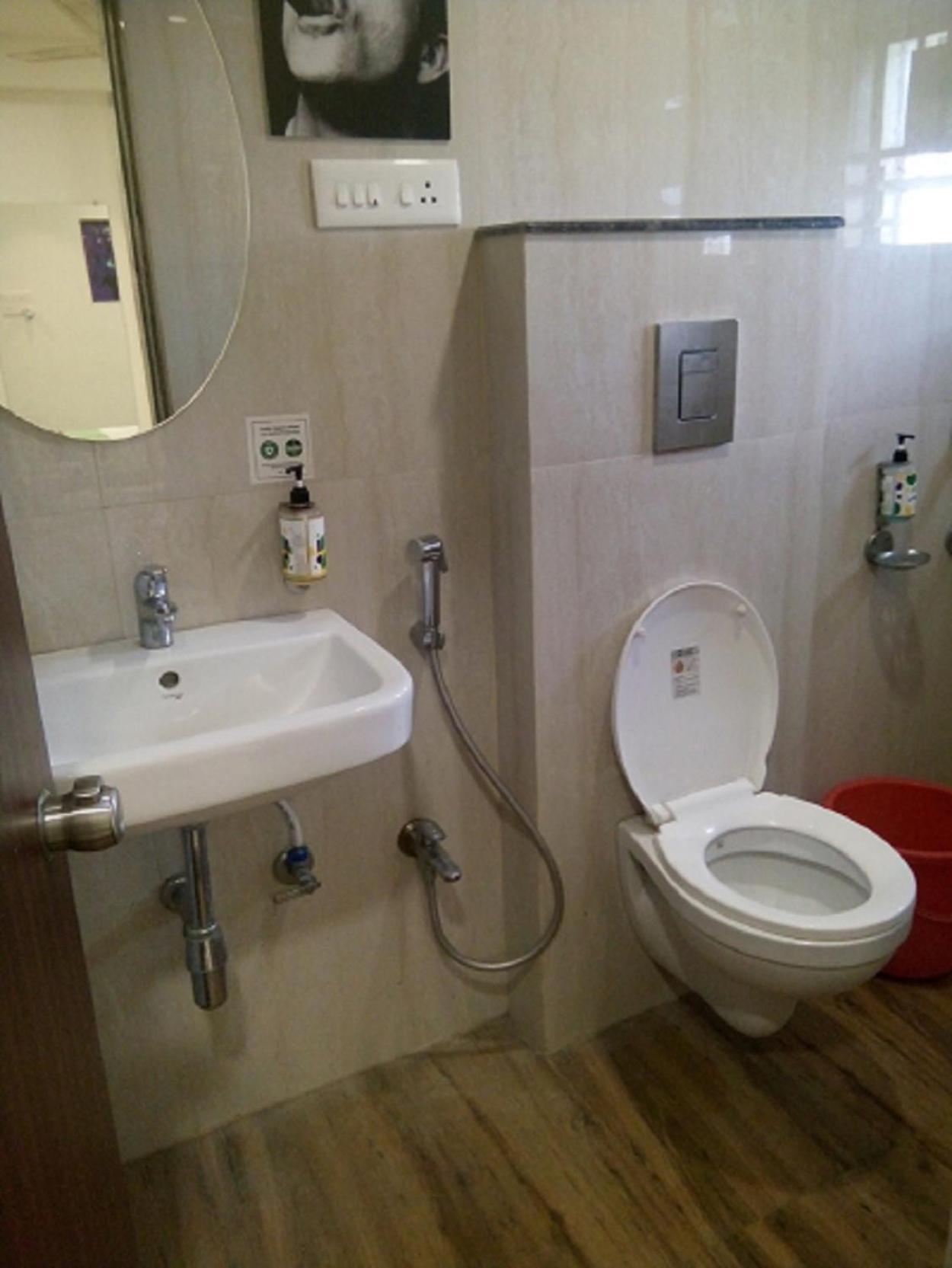 Deluxe Room - Photo 7