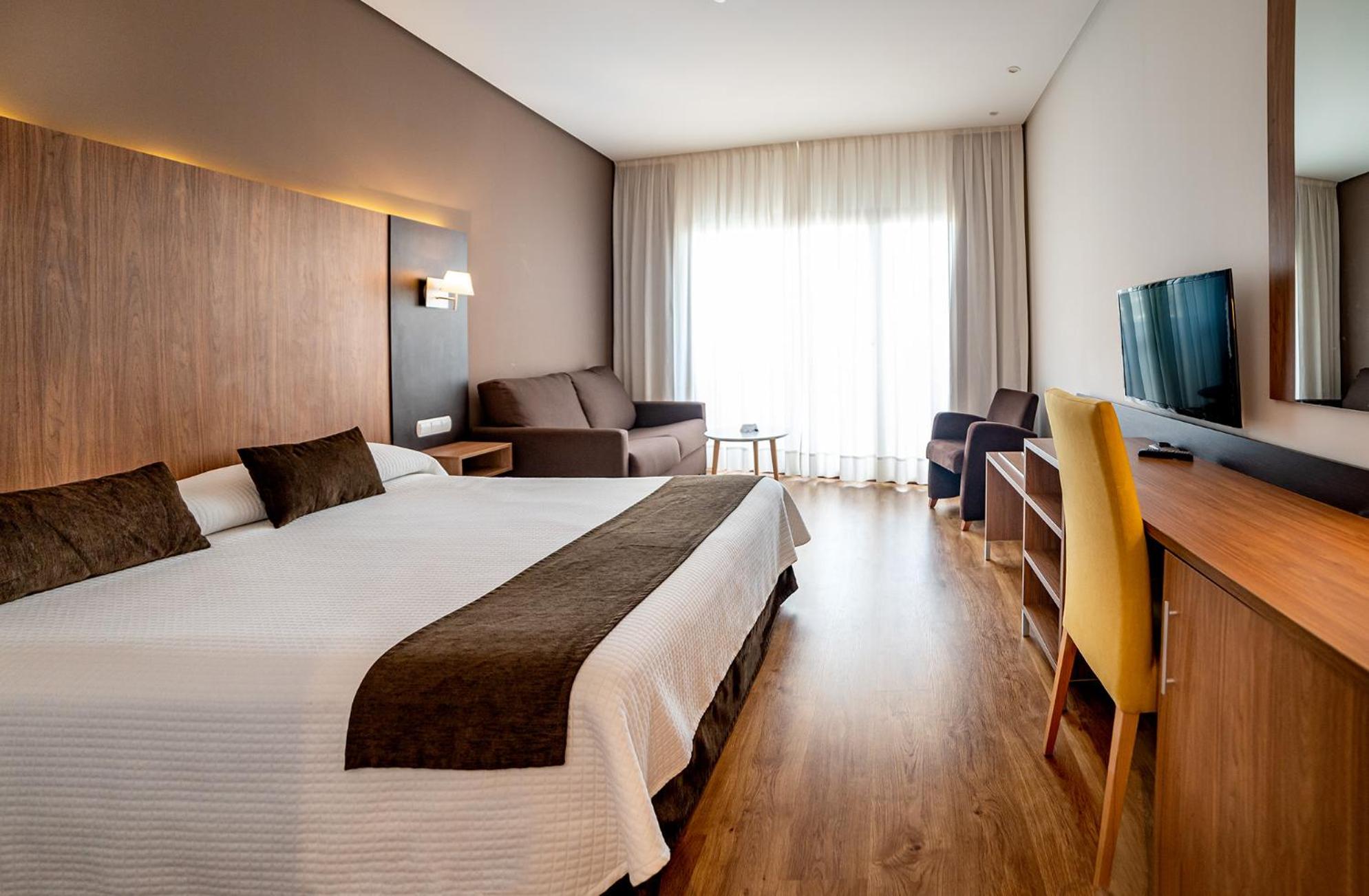 Double Room (1 Adult)
