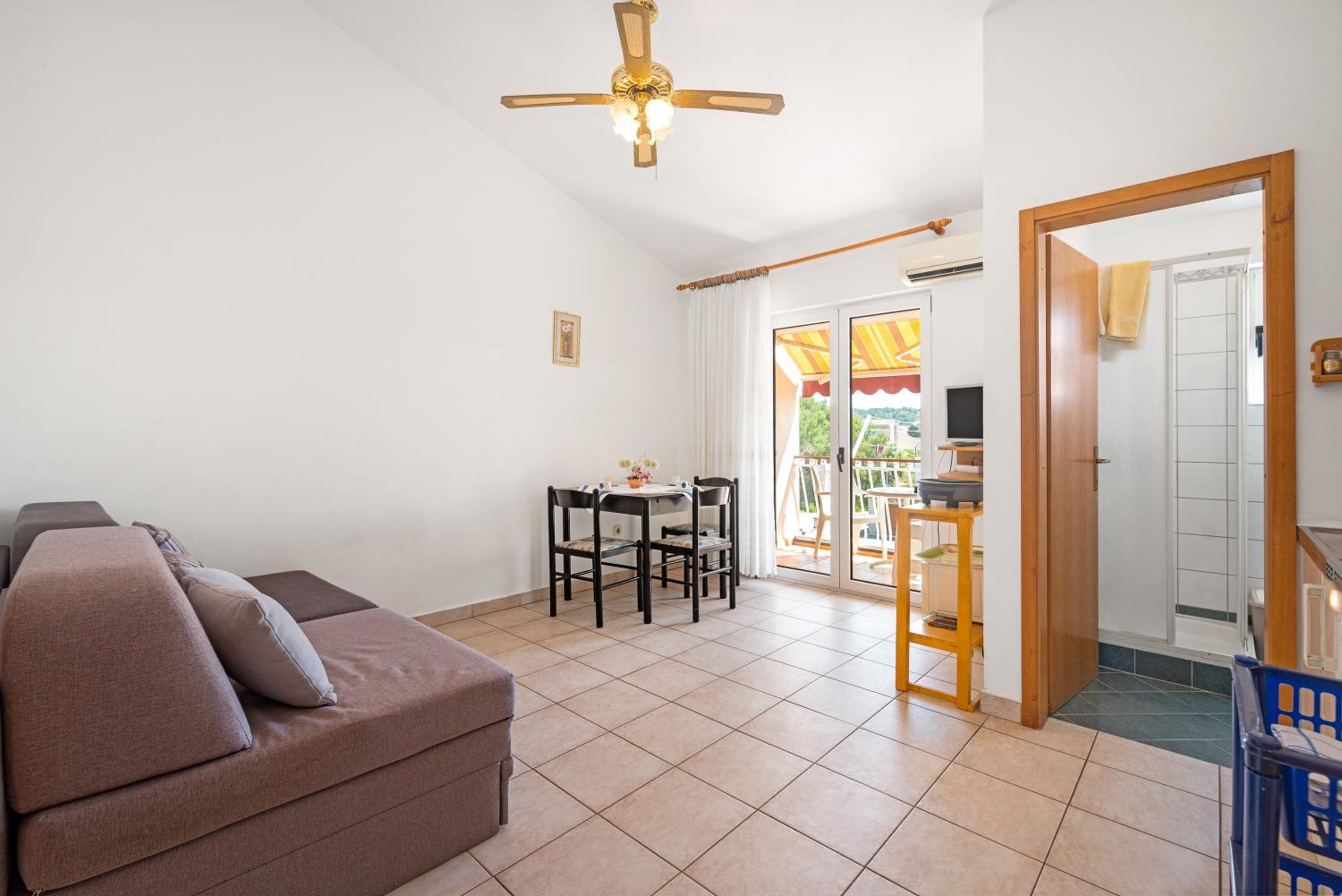 One Bedroom Apartment With Balcony and Garden View photo 1