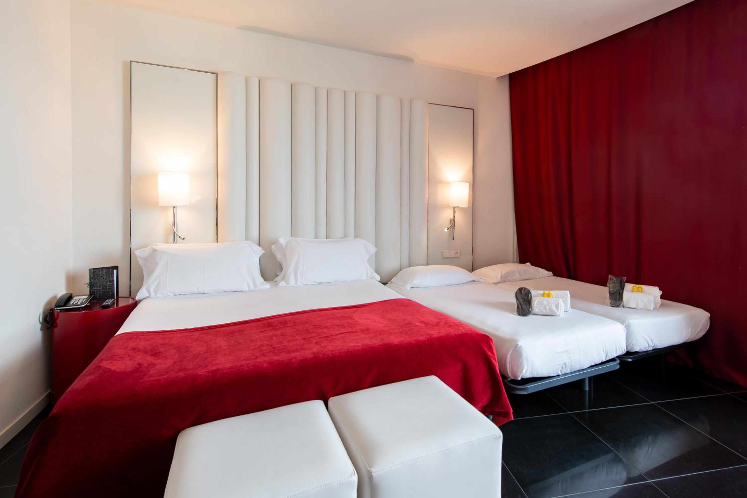 Quadruple Room (4 Adults) - Photo 3