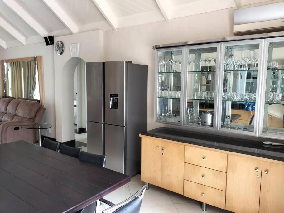 Three-Bedroom Villa photo 3
