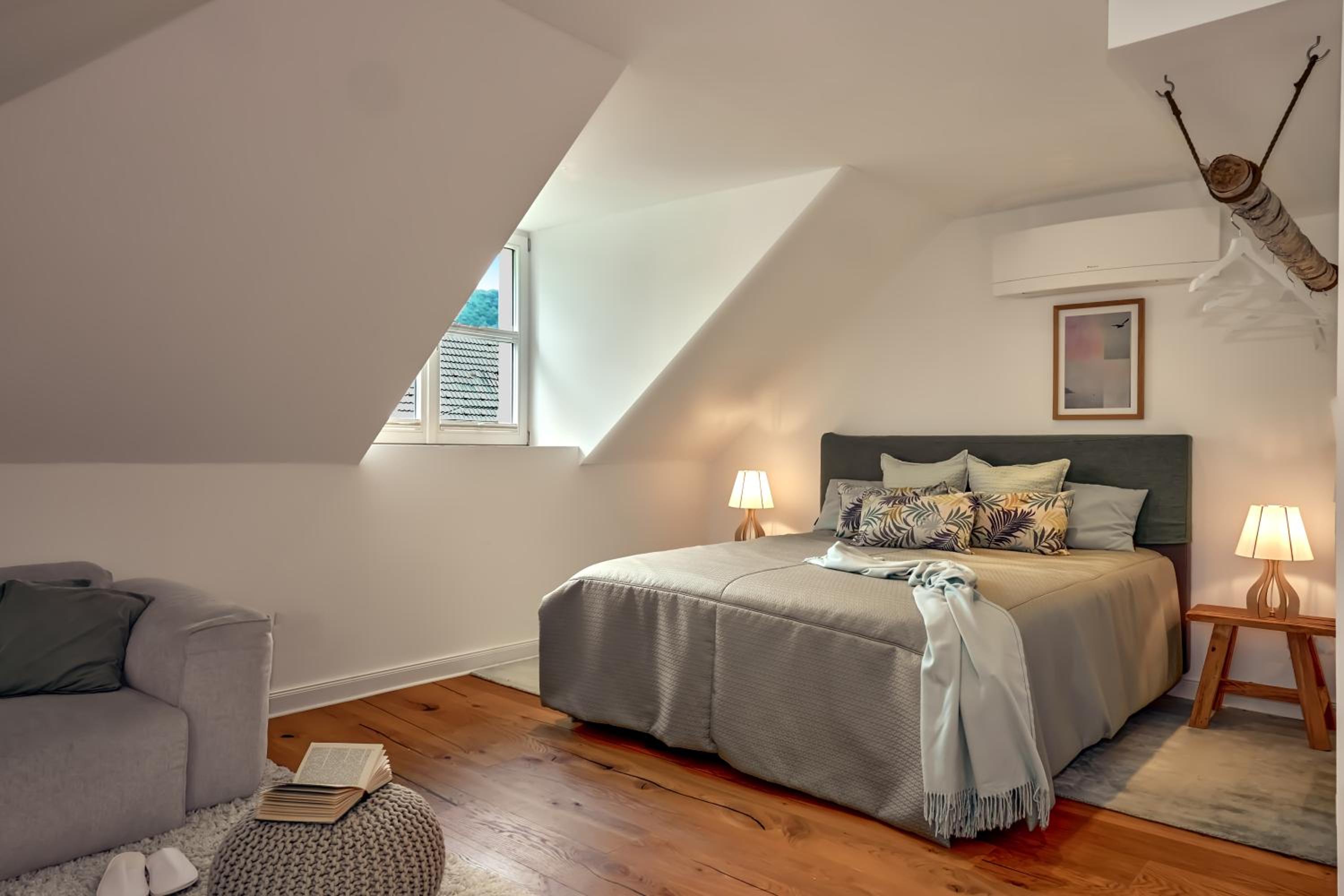 Junior Suite with Living/ Dining Area and Kitchen