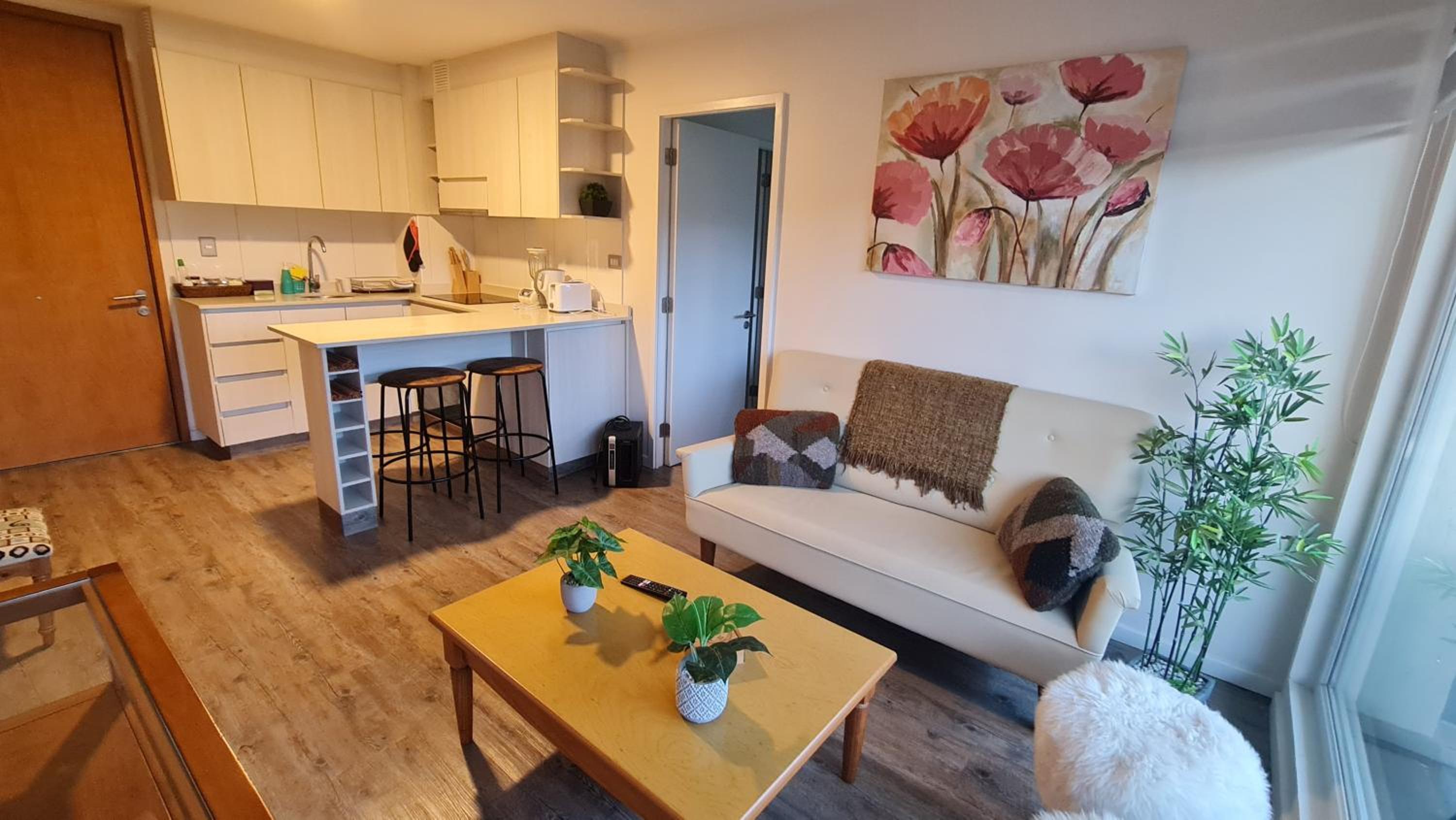 Two-Bedroom Apartment with Balcony and Sea View photo 3