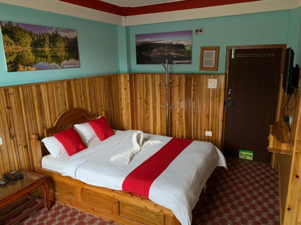 Deluxe Double Room (2 Adults + 1 Child) photo 1