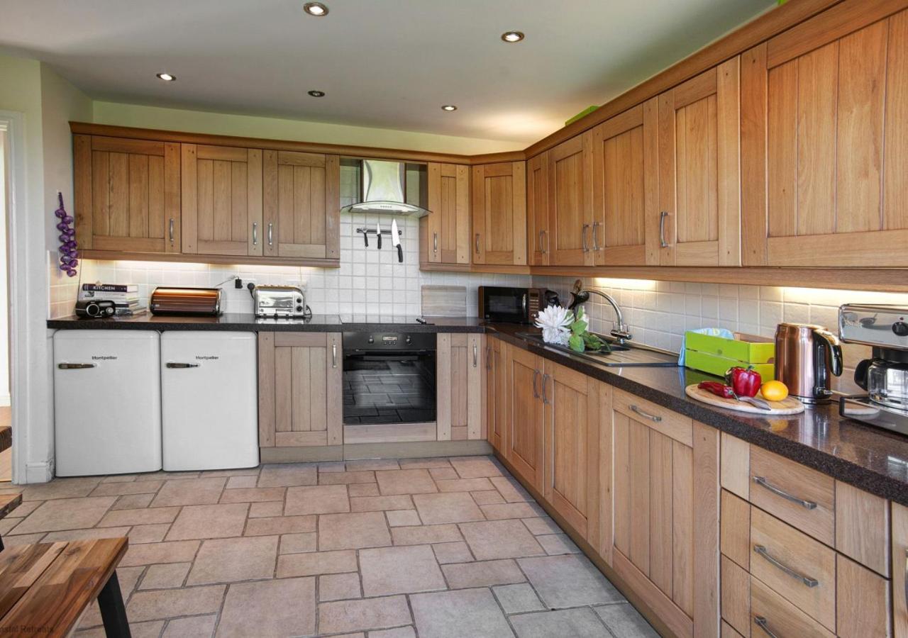 Three-Bedroom House photo 2