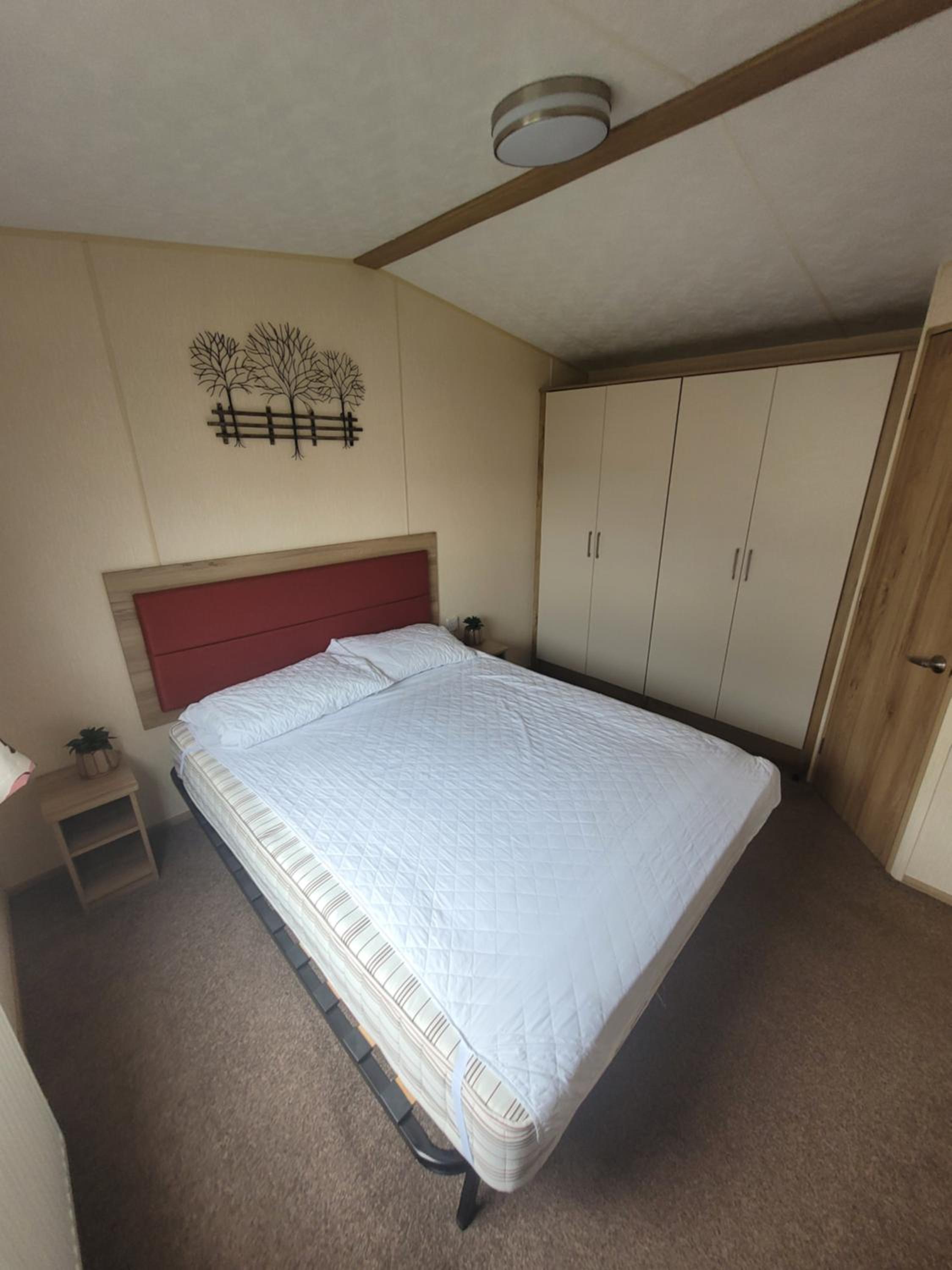 Mobile Home photo 3