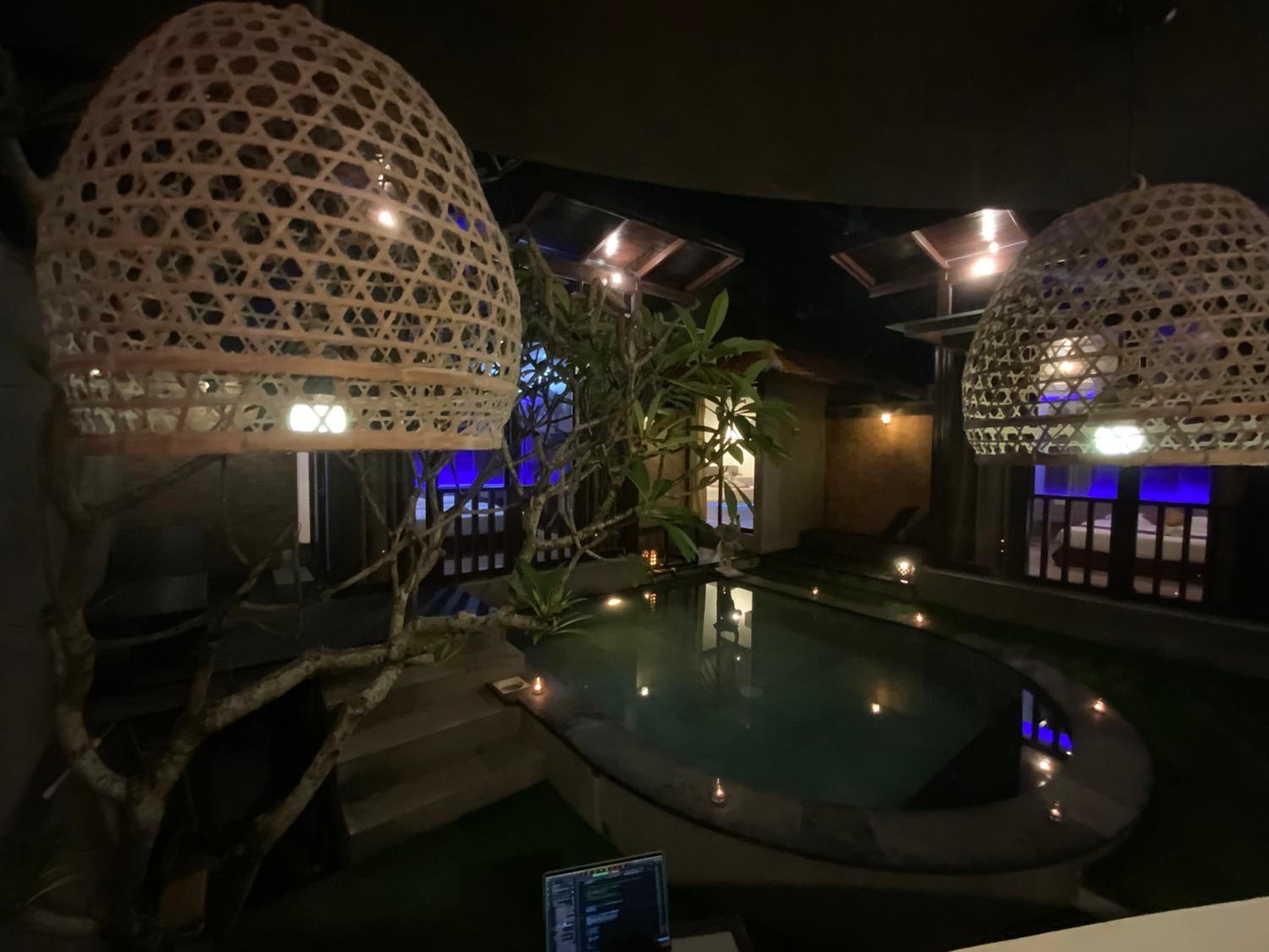 Deluxe Bungalow with Garden View - Photo 14