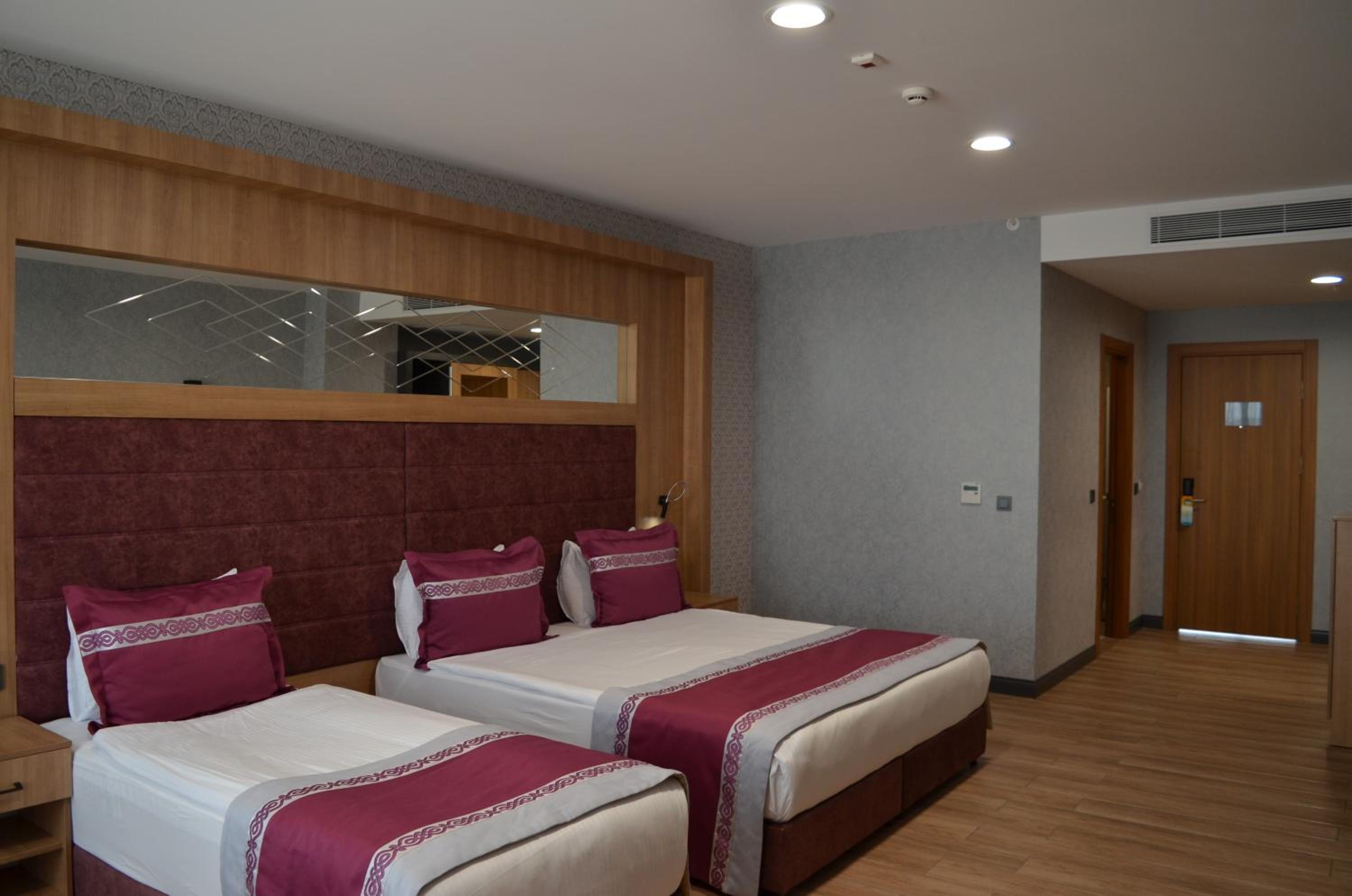 Standard Triple Room photo 3