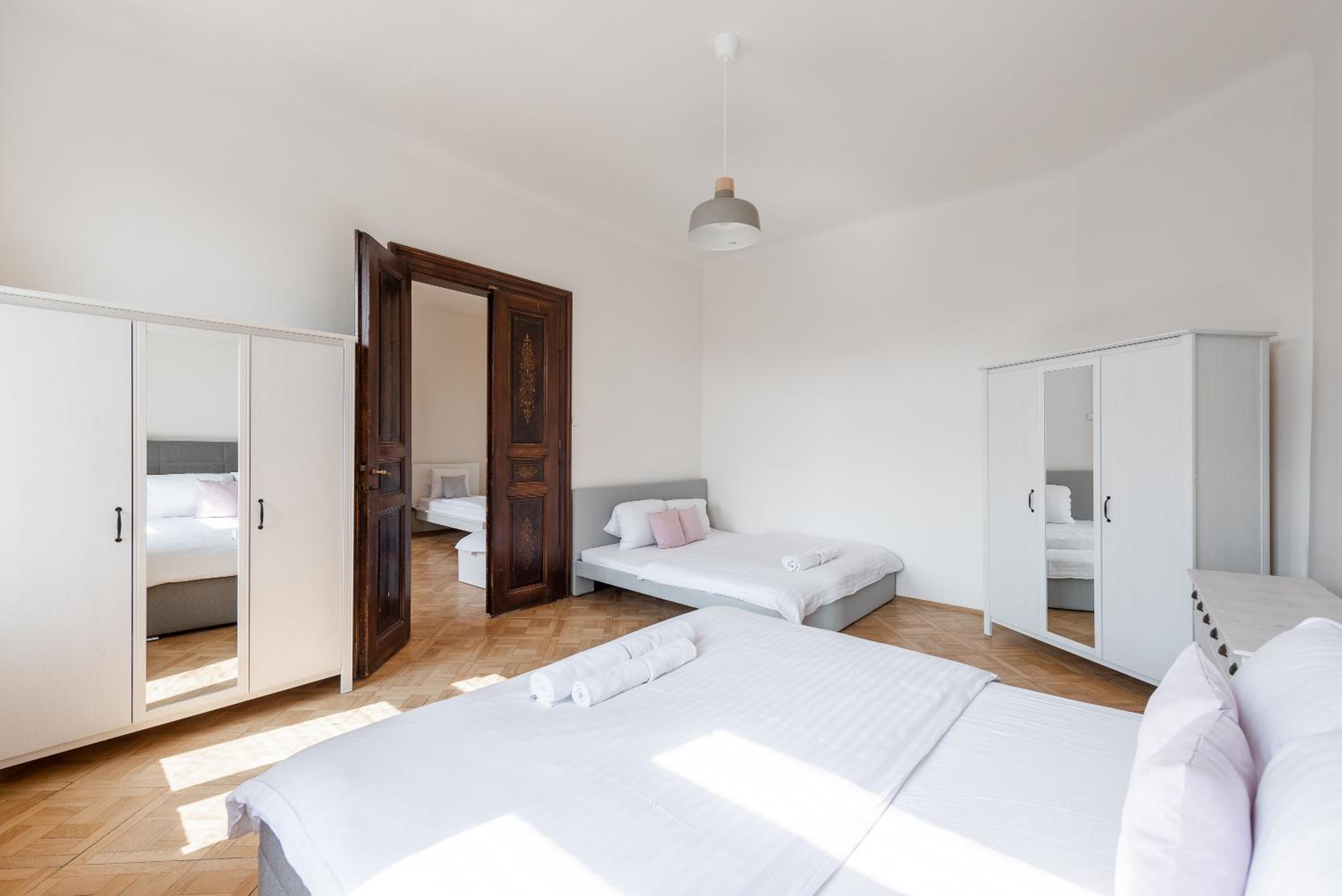 Two-Bedroom Apartment (8 Adults)