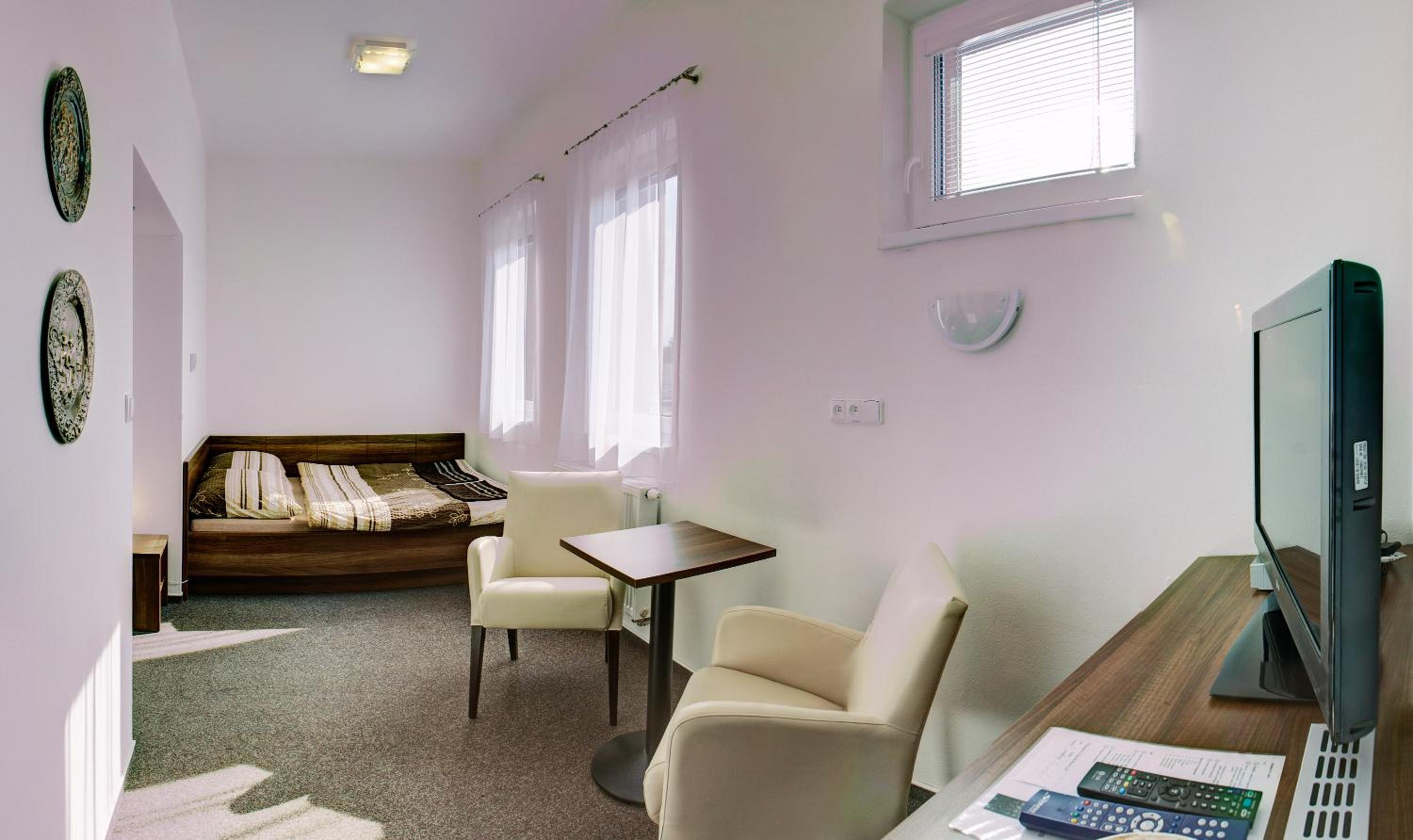 Double Room with Private Bathroom photo 1