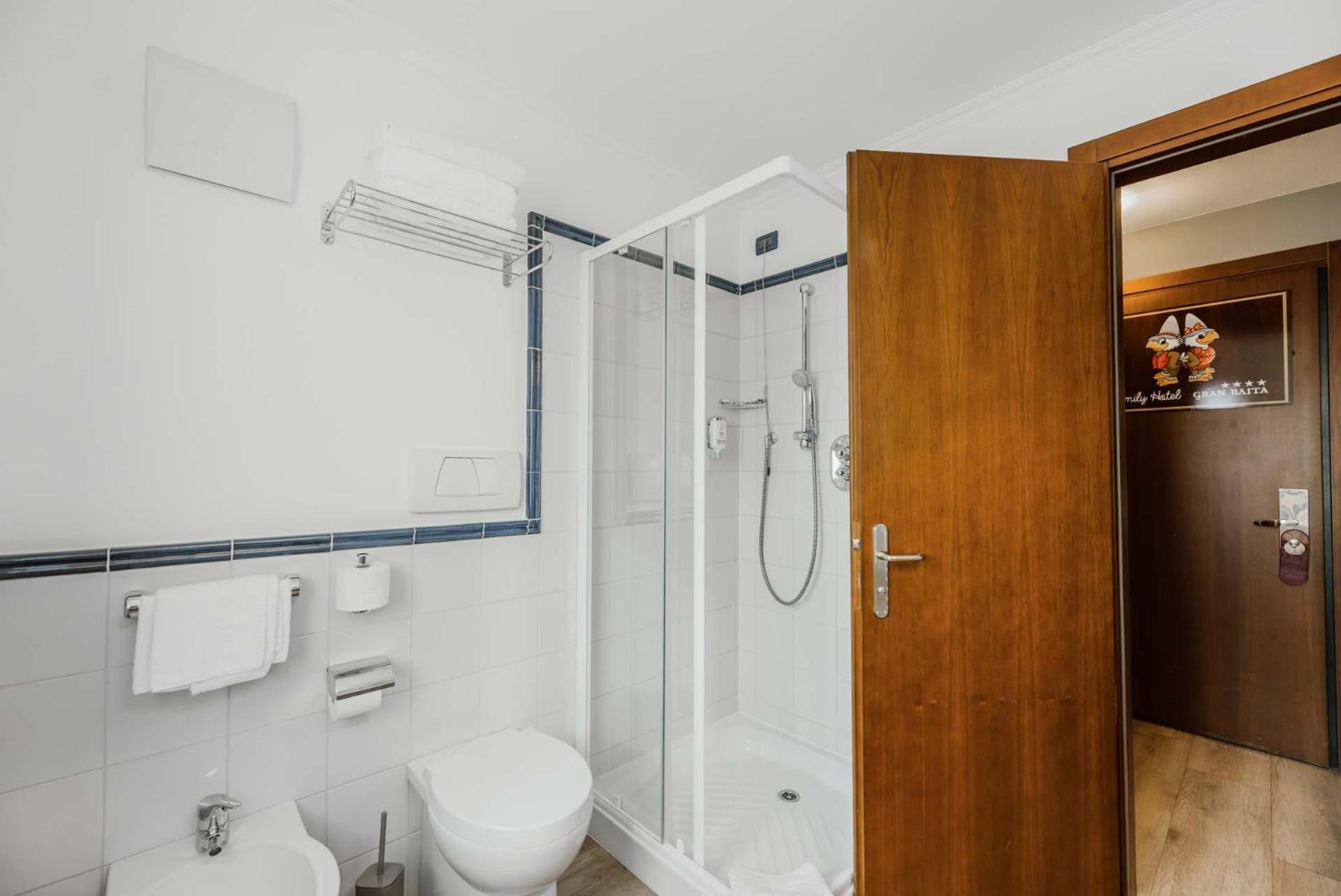 Classic Quadruple Room photo 2