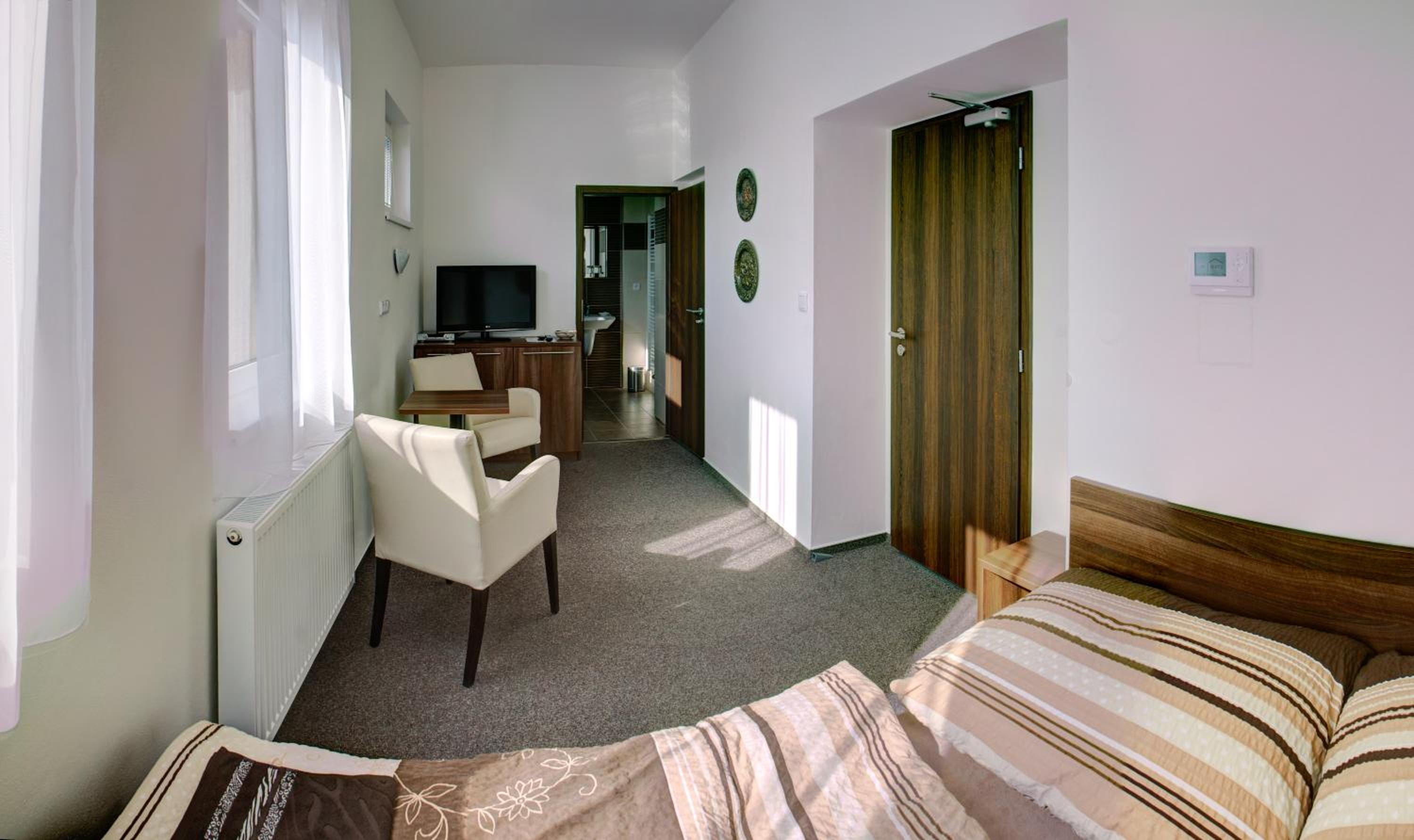 Double Room with Private Bathroom photo 3