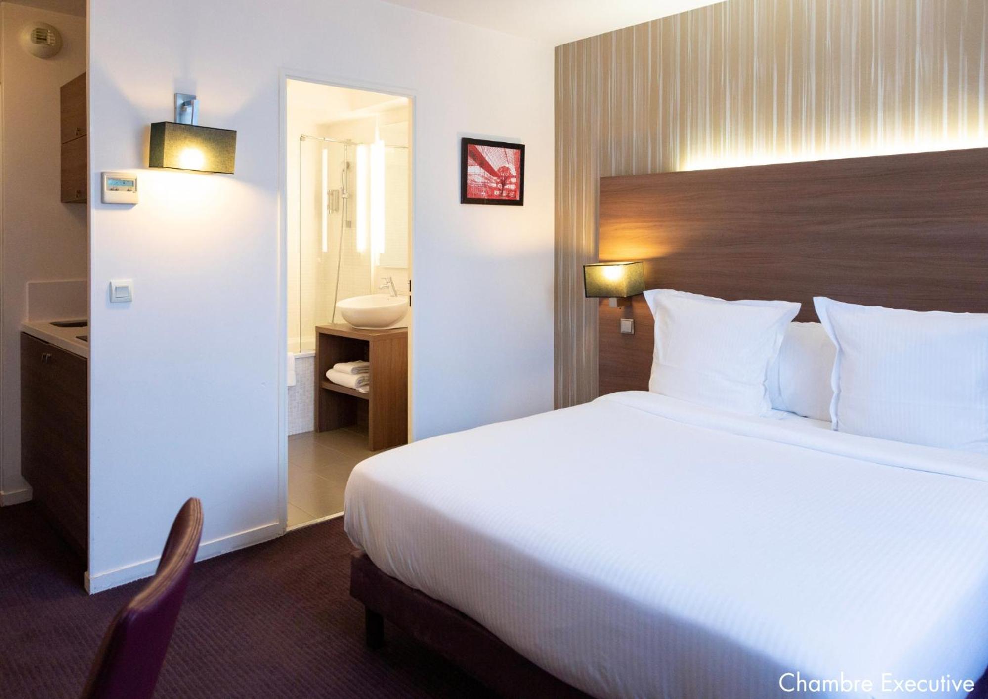 Executive Room with Spa Access - Photo 5