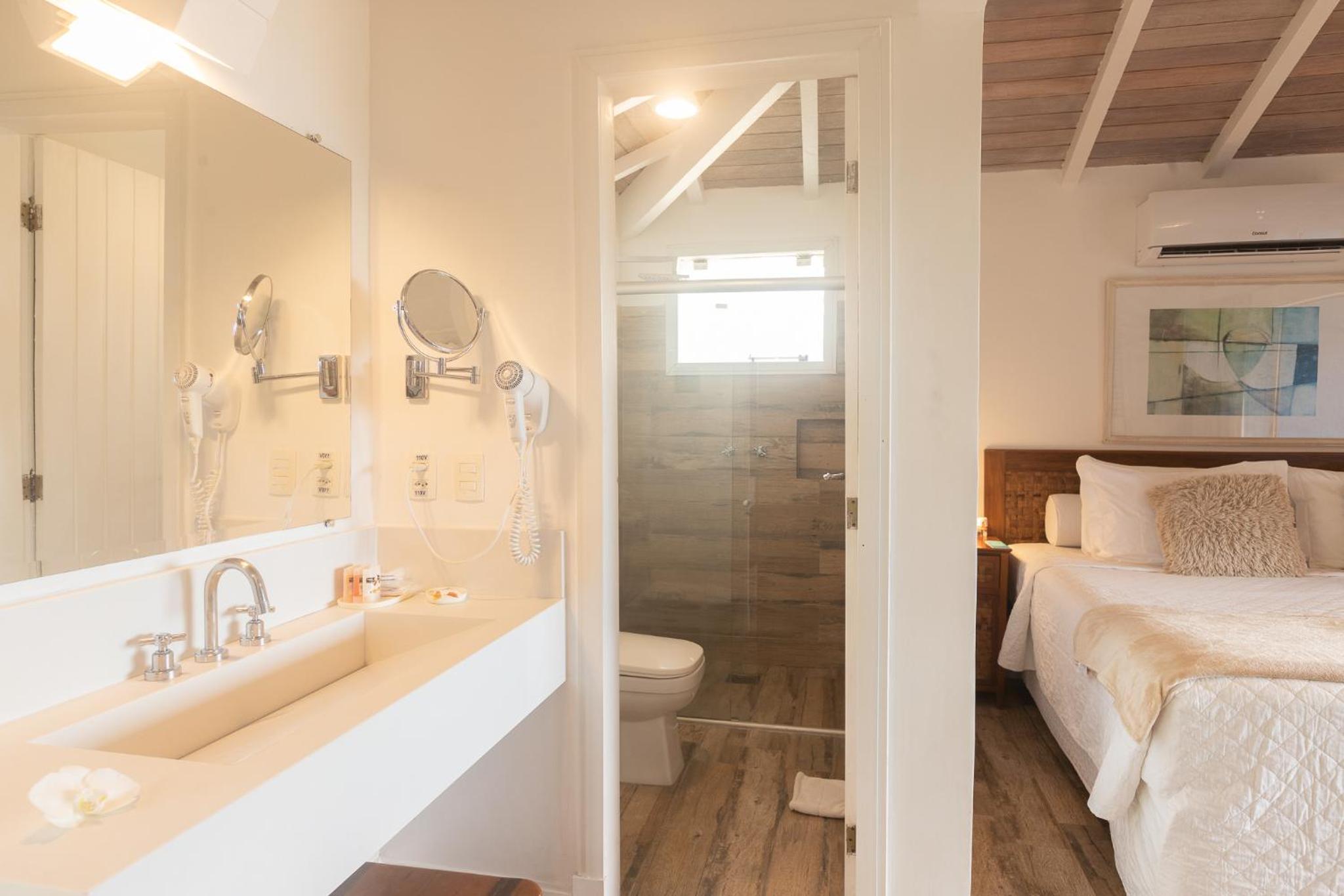Superior Room with Sea View - Photo 17