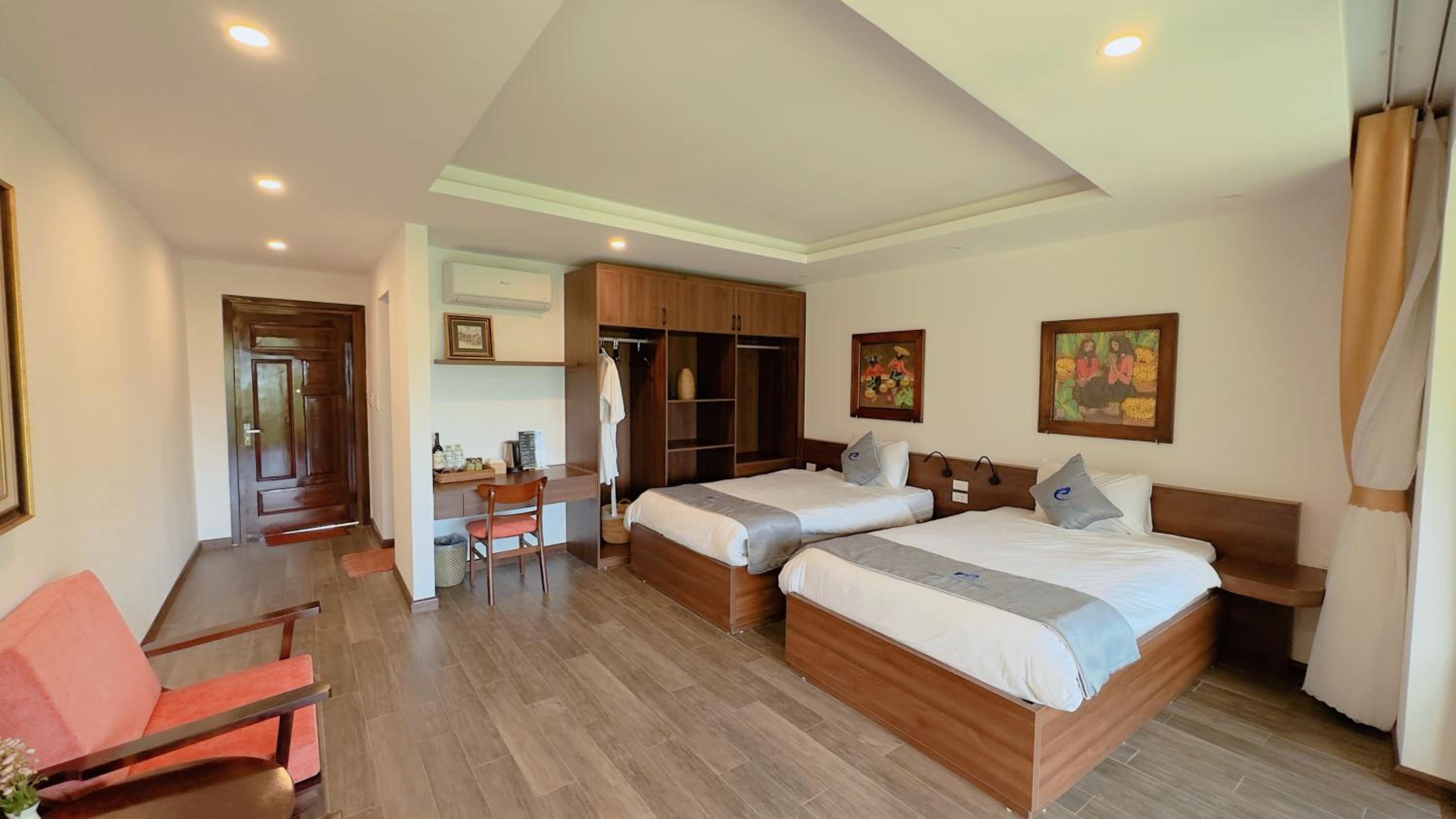 Twin Room With Mountain View photo 3