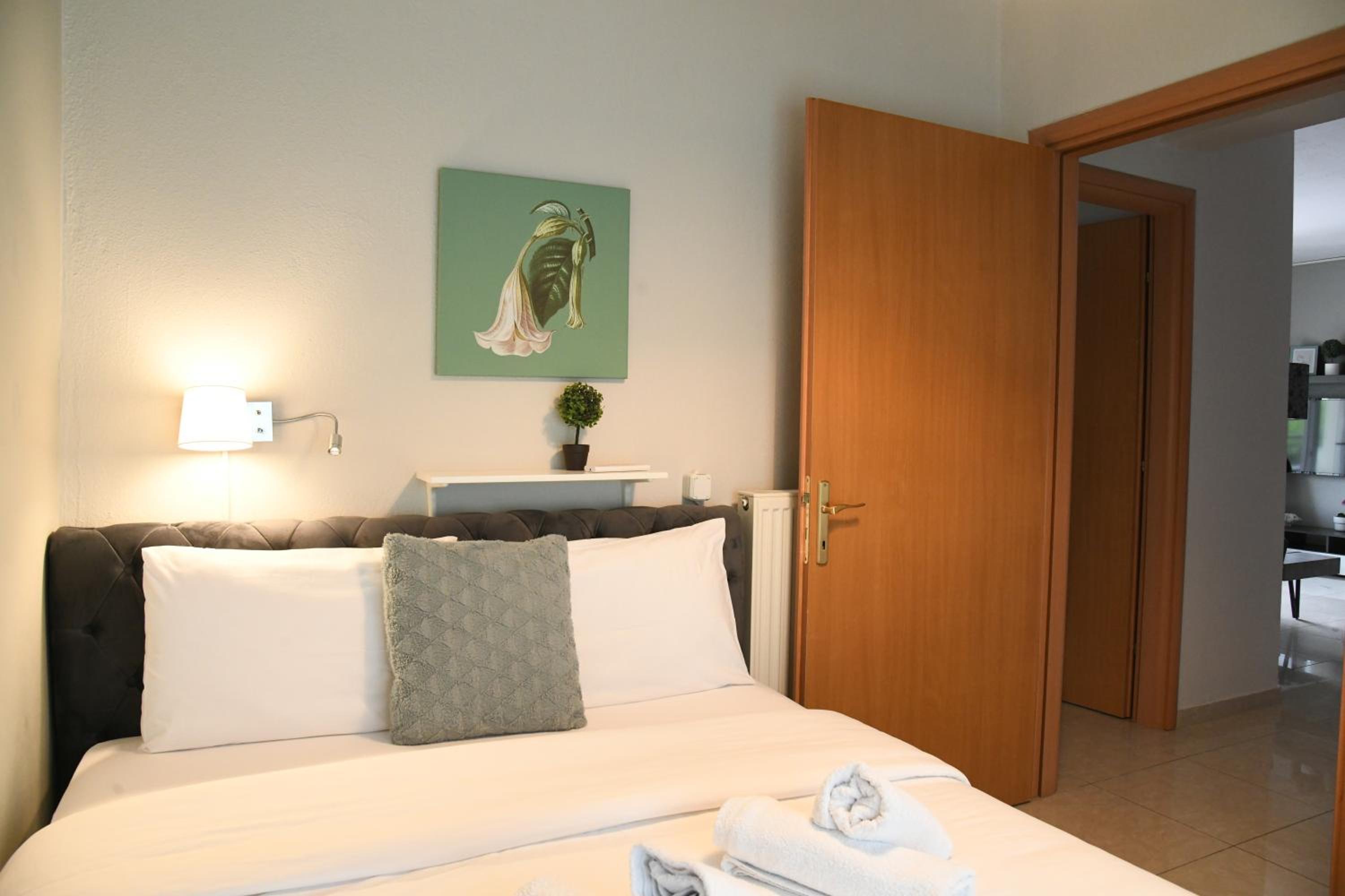 Two-Bedroom Apartment - Photo 17