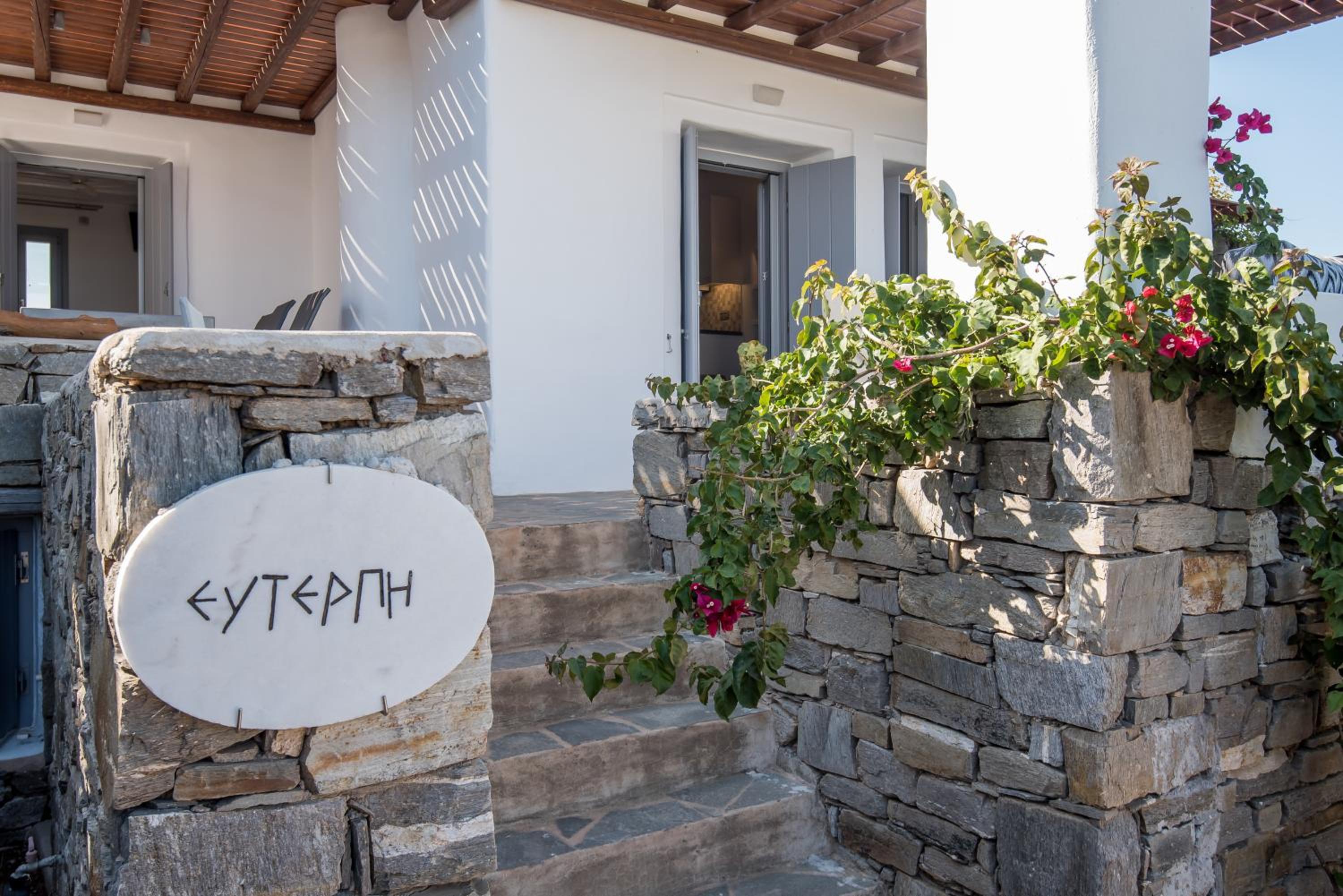 Three-Bedroom Villa with Sea View photo 2