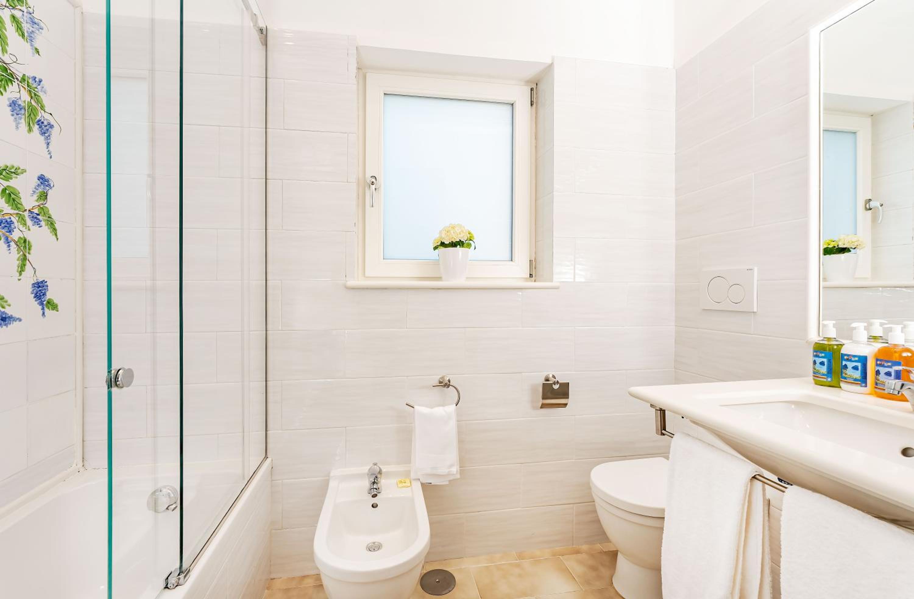 Triple Room with Sea View - Photo 8