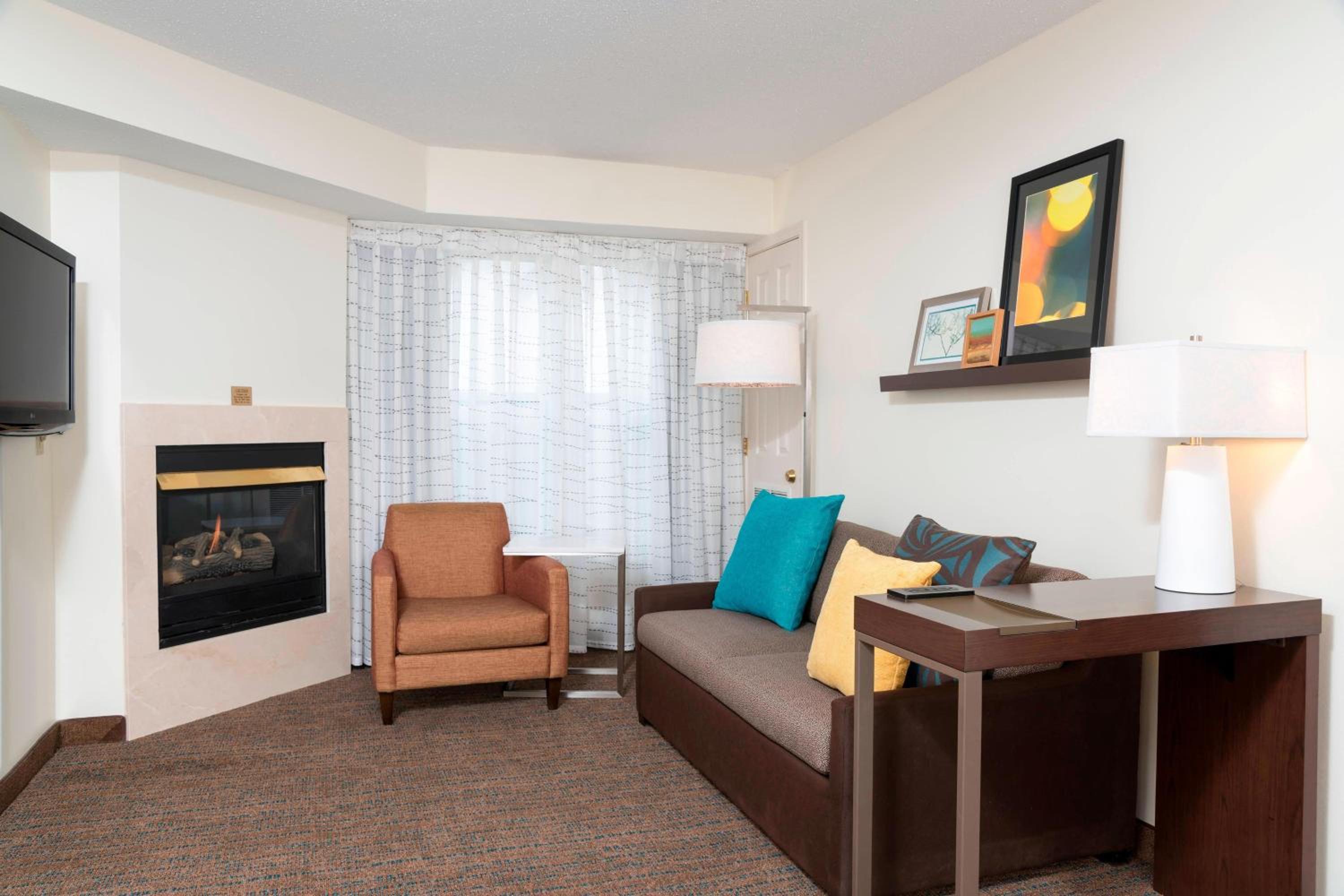 Two-Bedroom Suite 2 Queen Beds with Sofa Bed - Photo 1