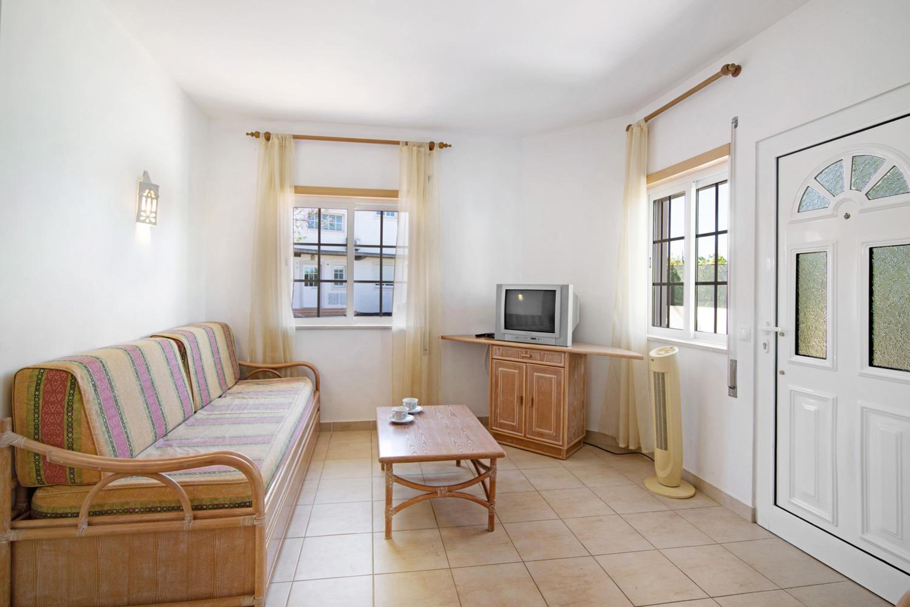 Superior One-Bedroom Apartment photo 1