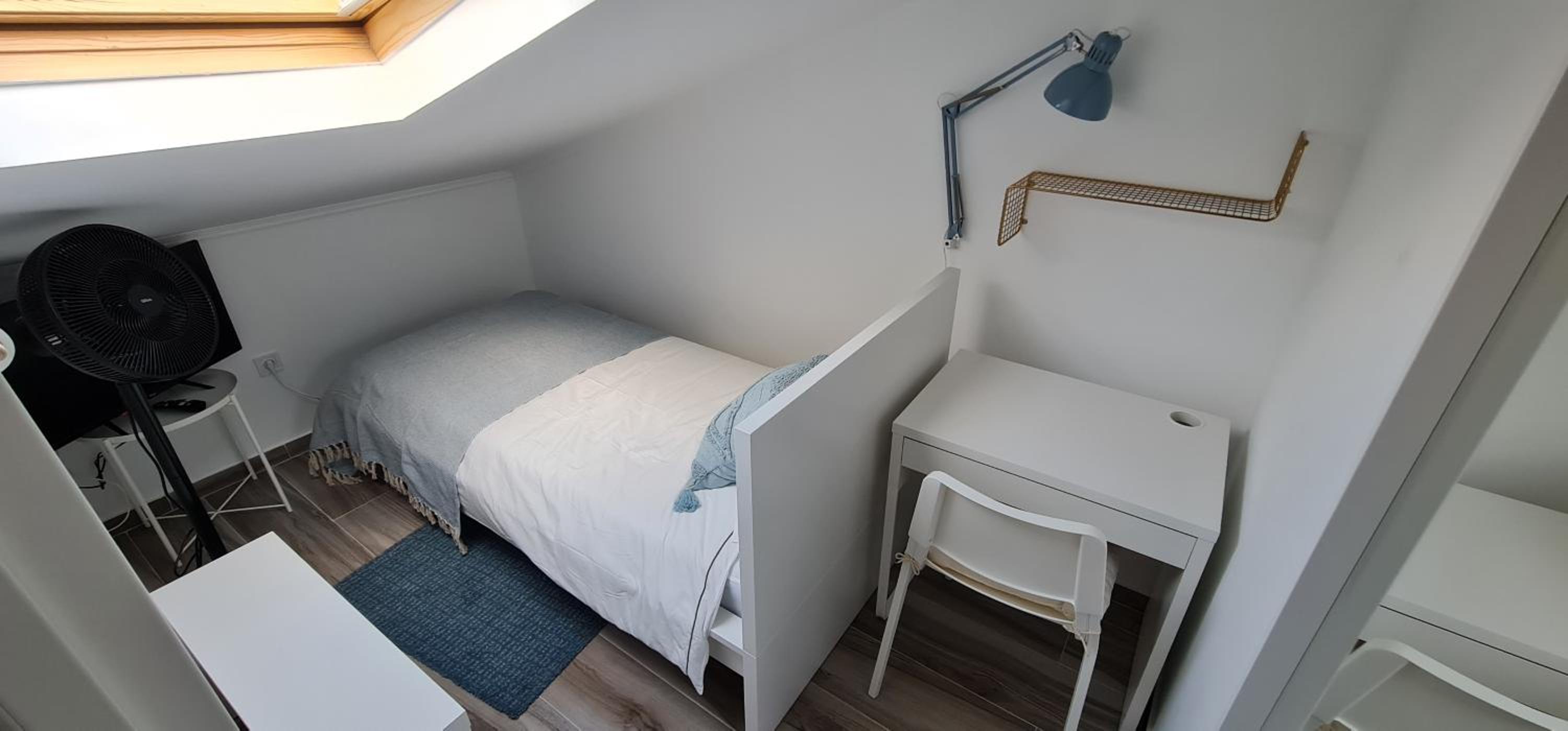 Single Room with Shared Bathroom photo 1