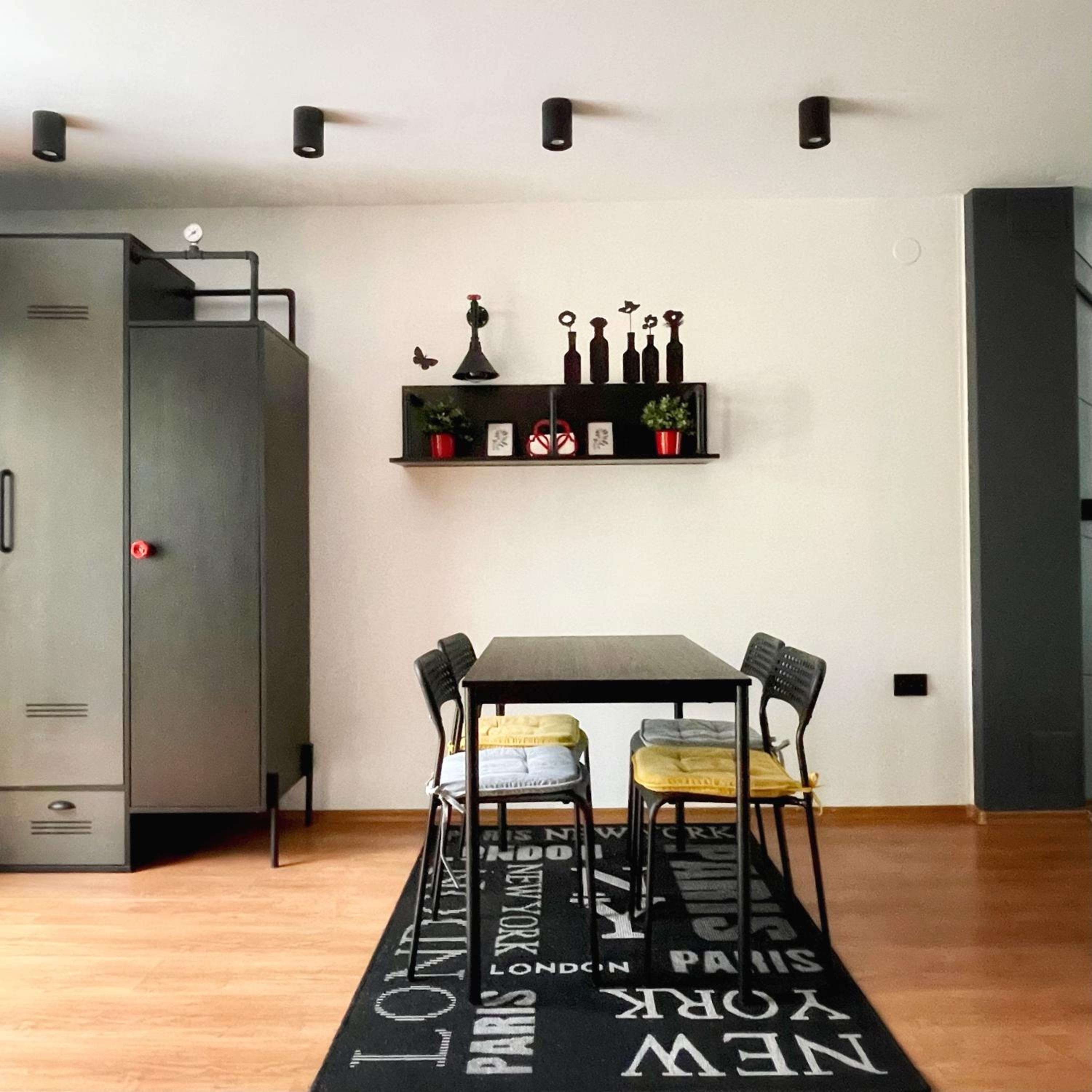 Suite with City View - Photo 10