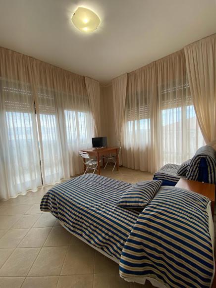 Suite - Photo 7