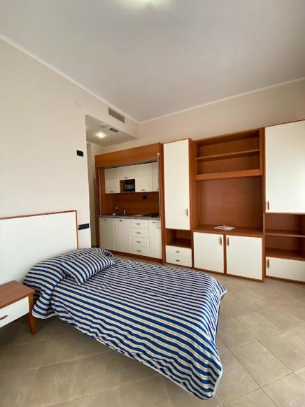 Suite - Photo 8