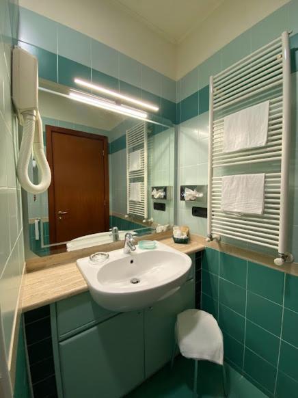 Suite - Photo 11