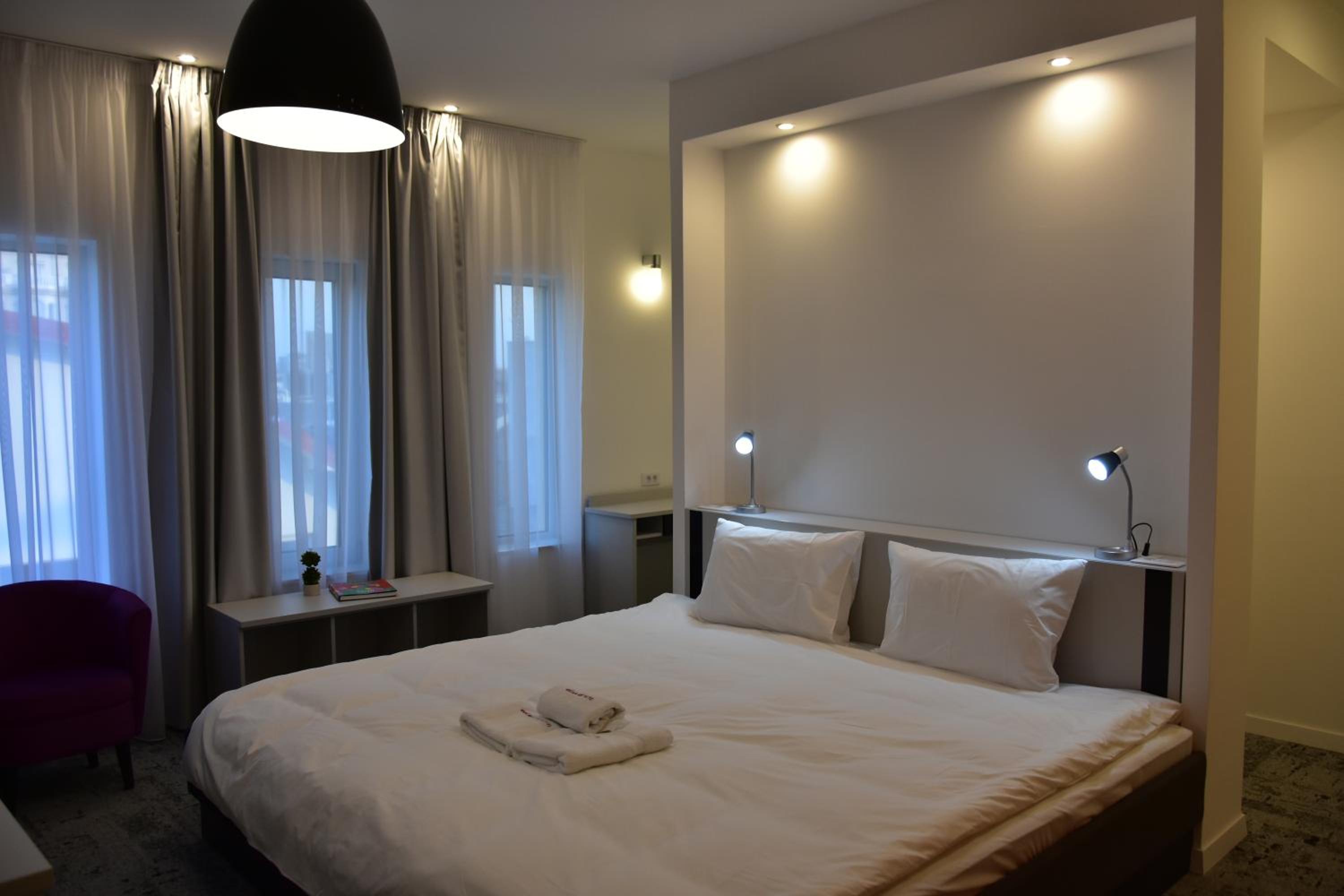 Art - Double or Twin Room - Photo 5