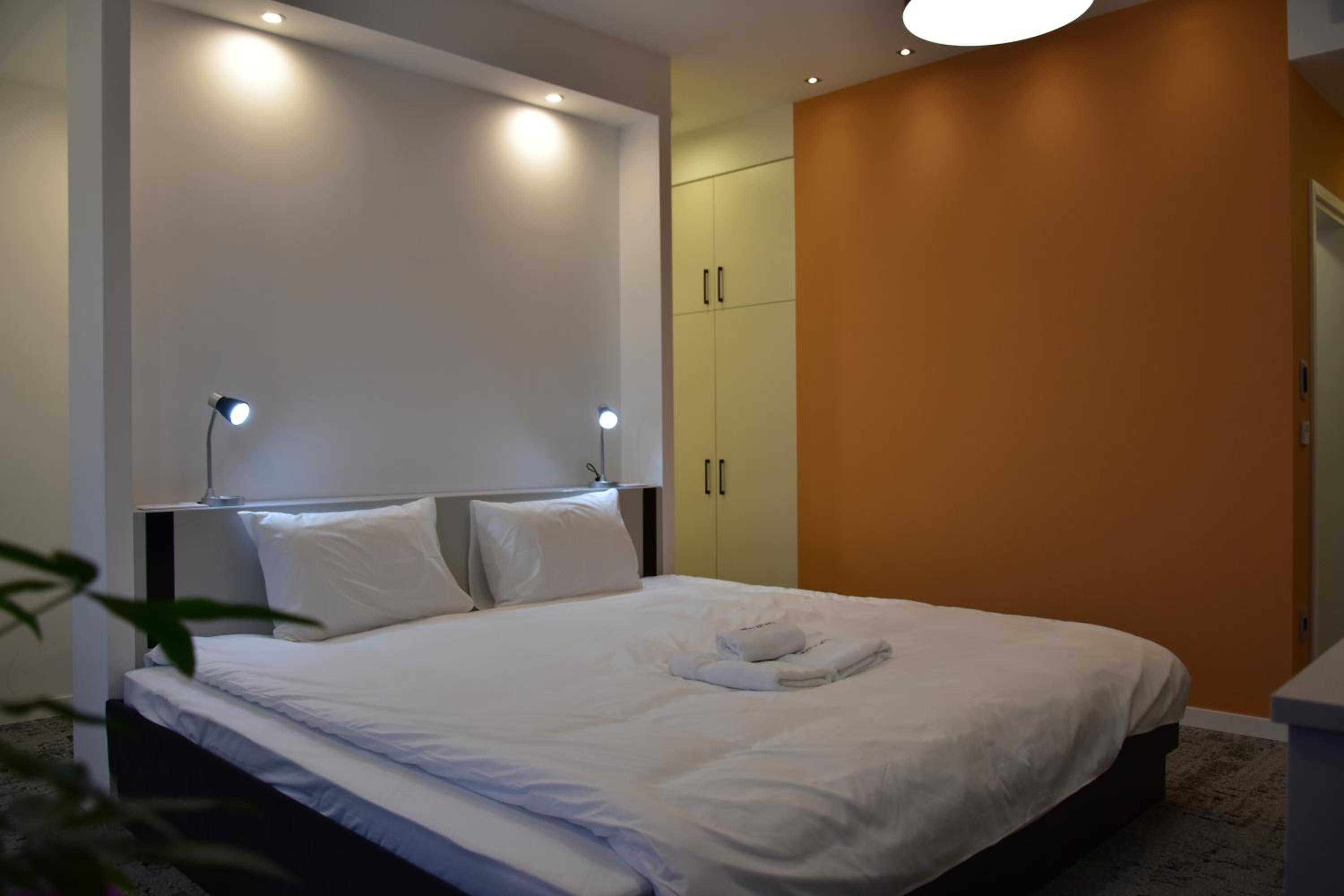 Art - Double or Twin Room - Photo 1