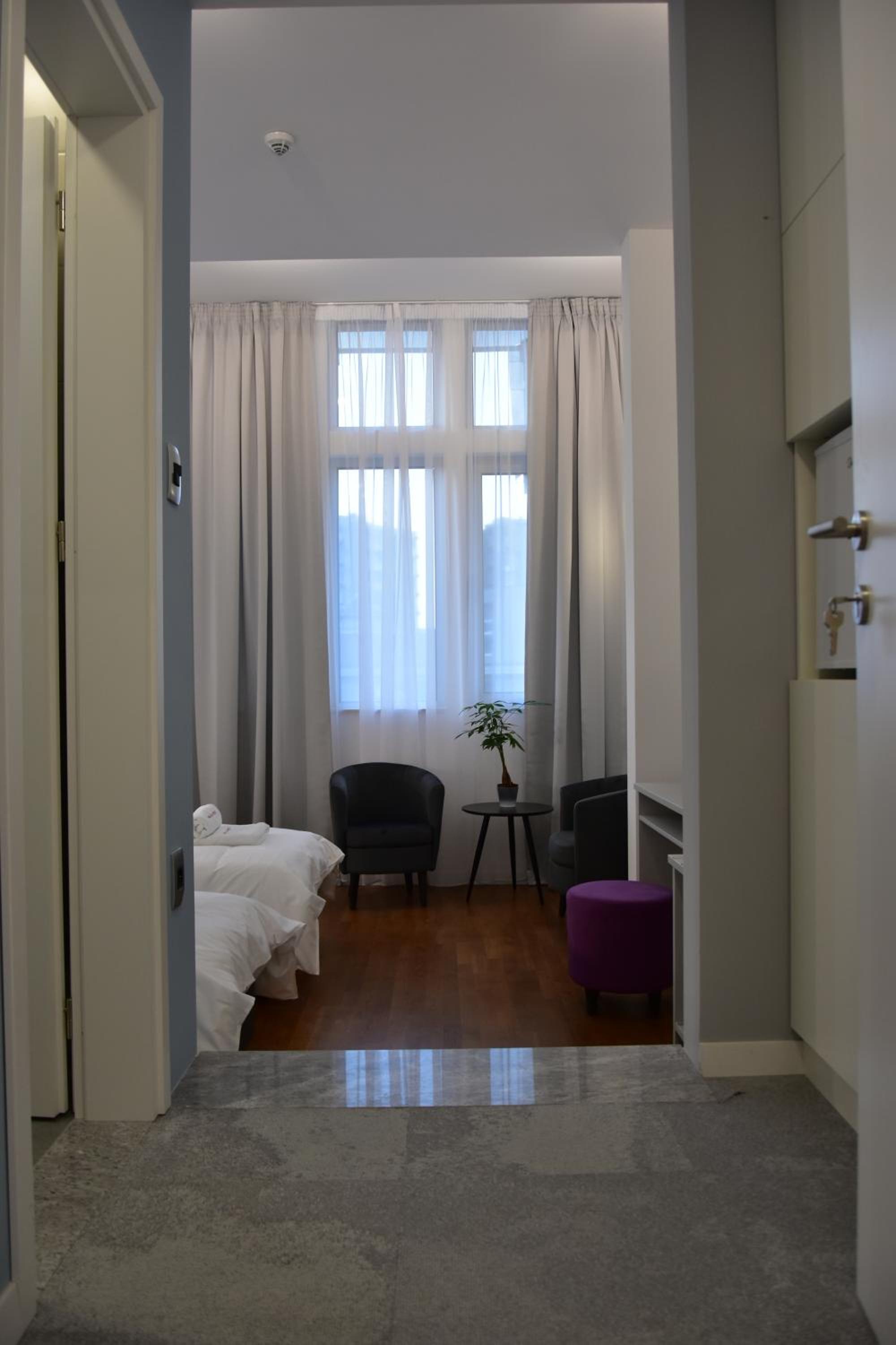 Art - Double or Twin Room - Photo 6