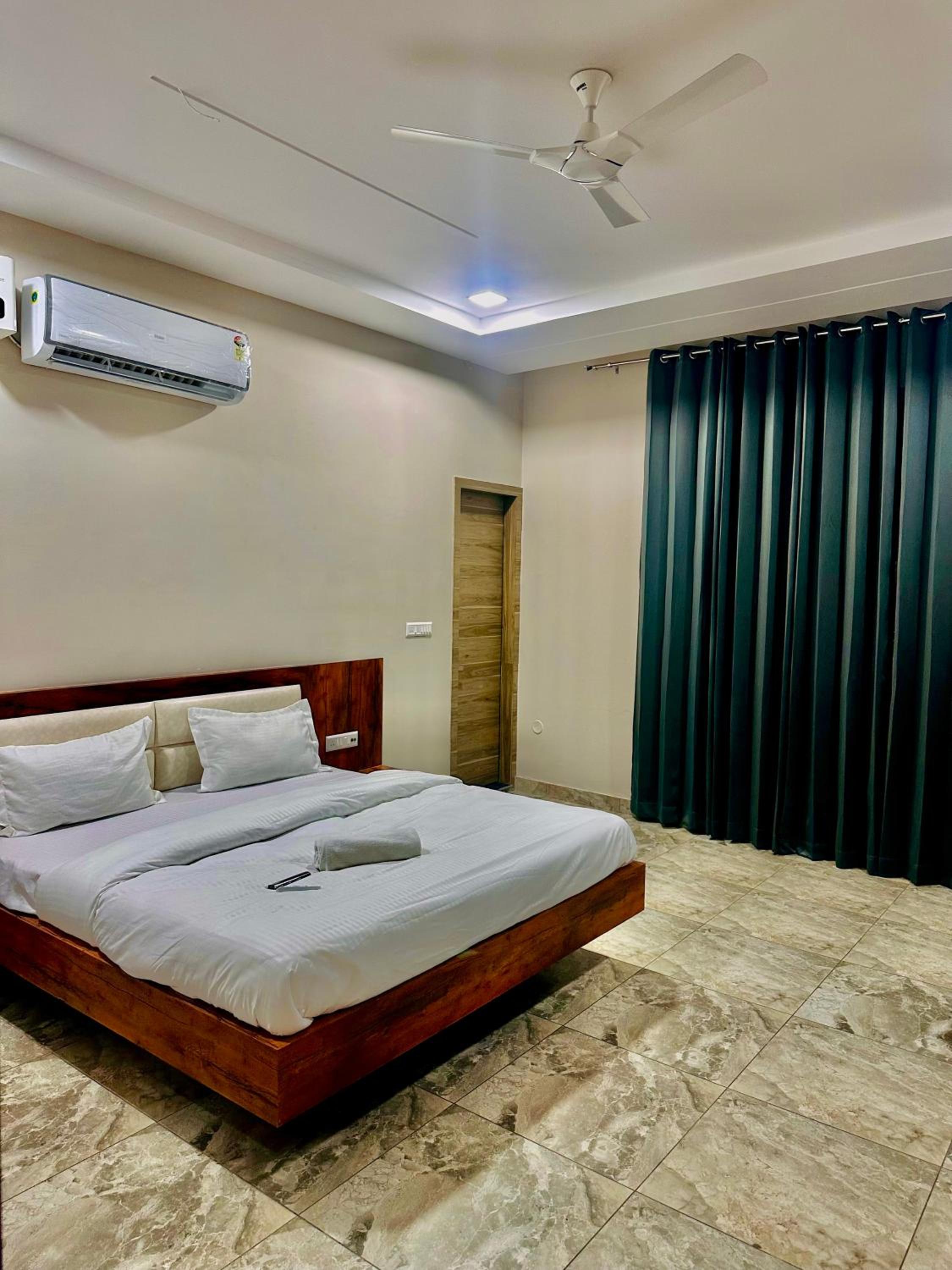 Suite with City View photo 2