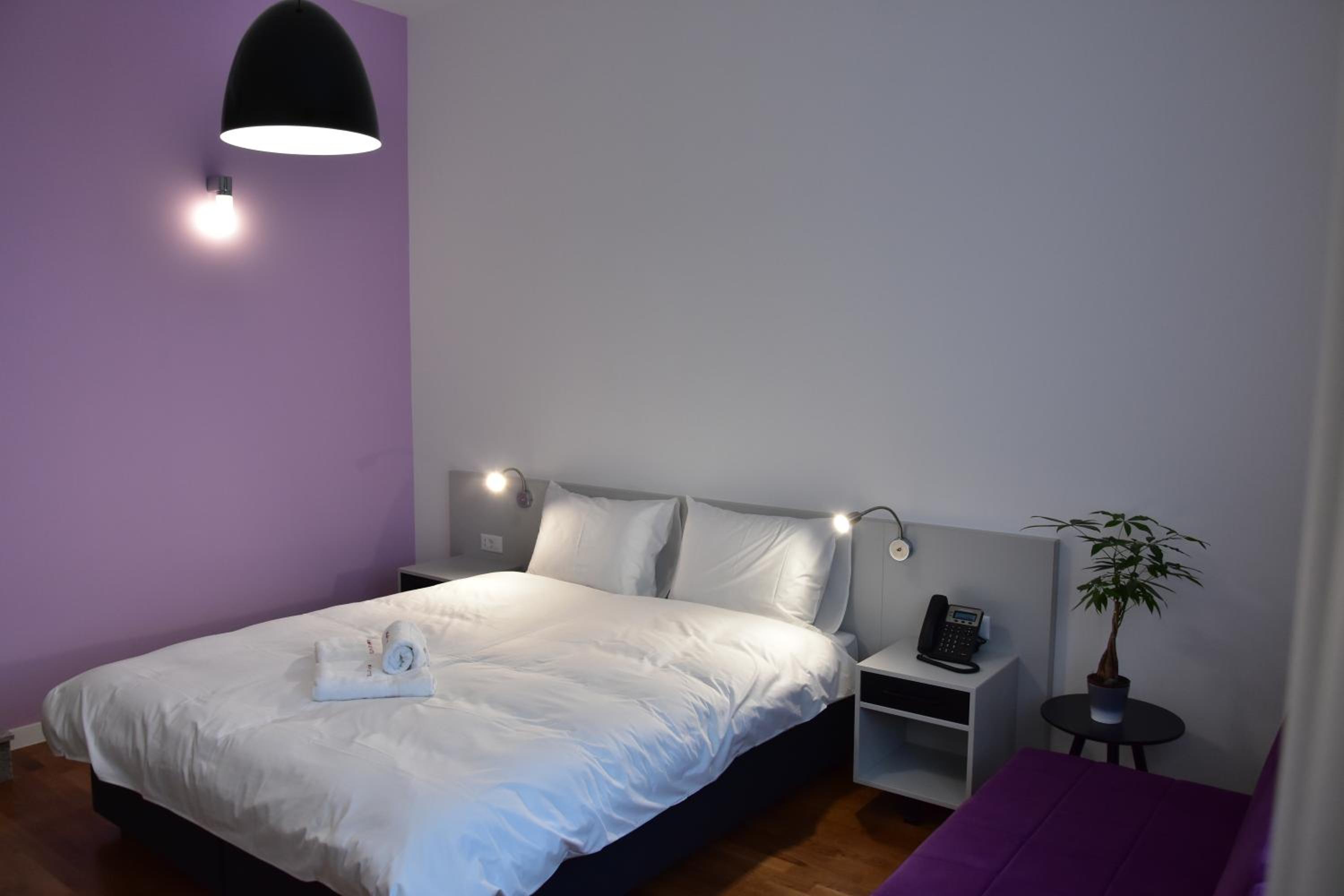 Art - Triple Room - Photo 2
