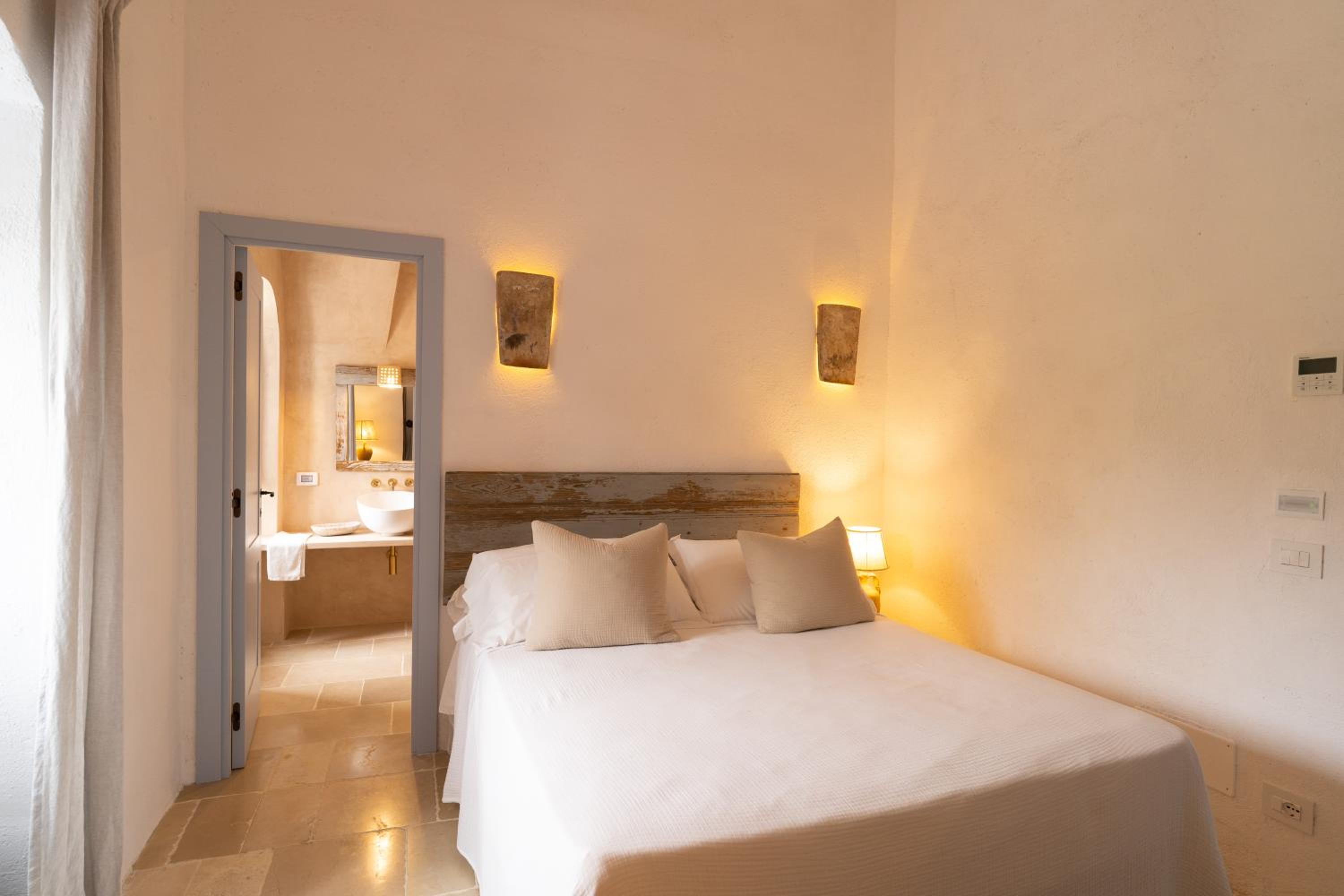 Deluxe Room - Photo 1