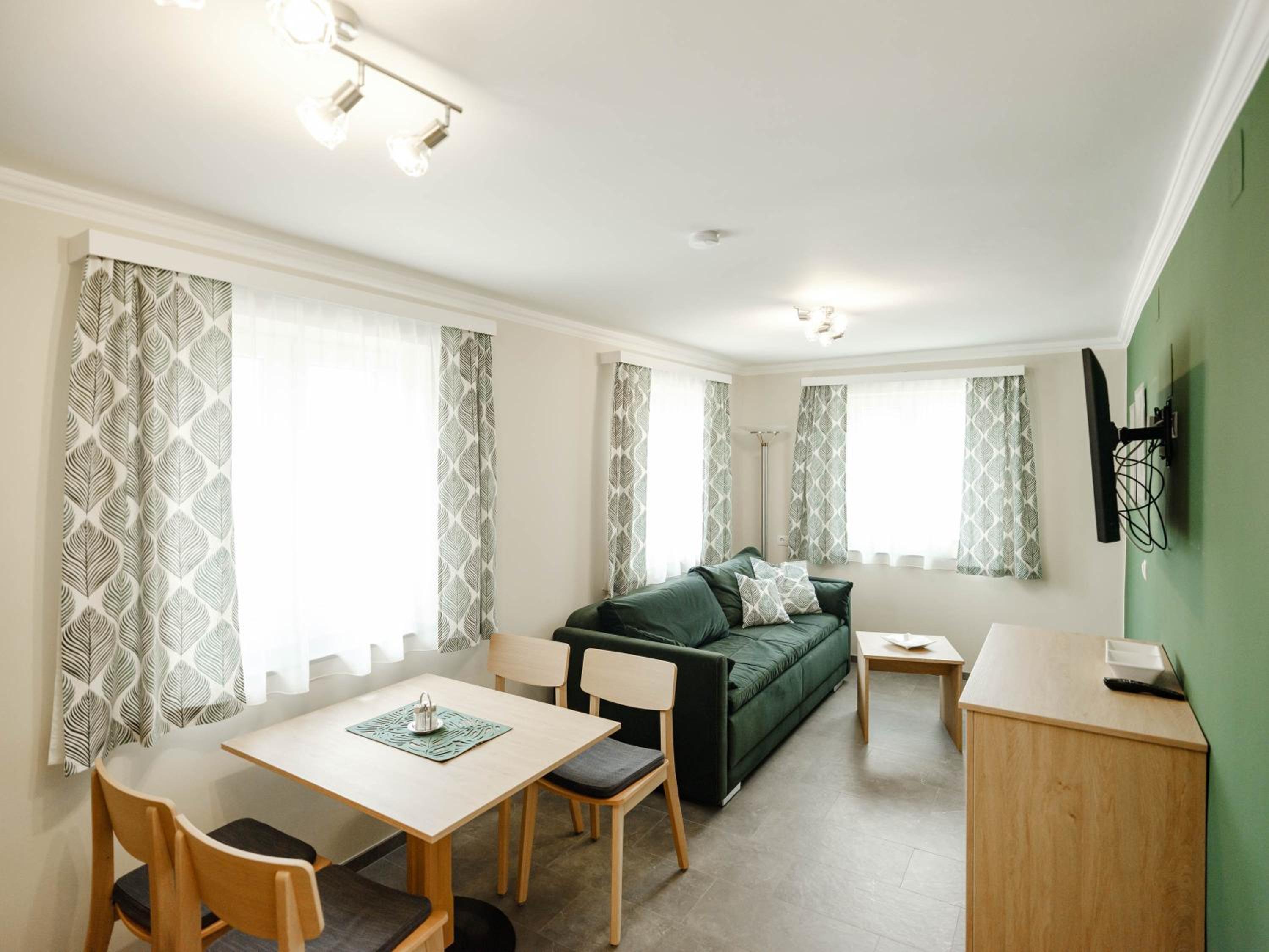 One-Bedroom Apartment photo 1