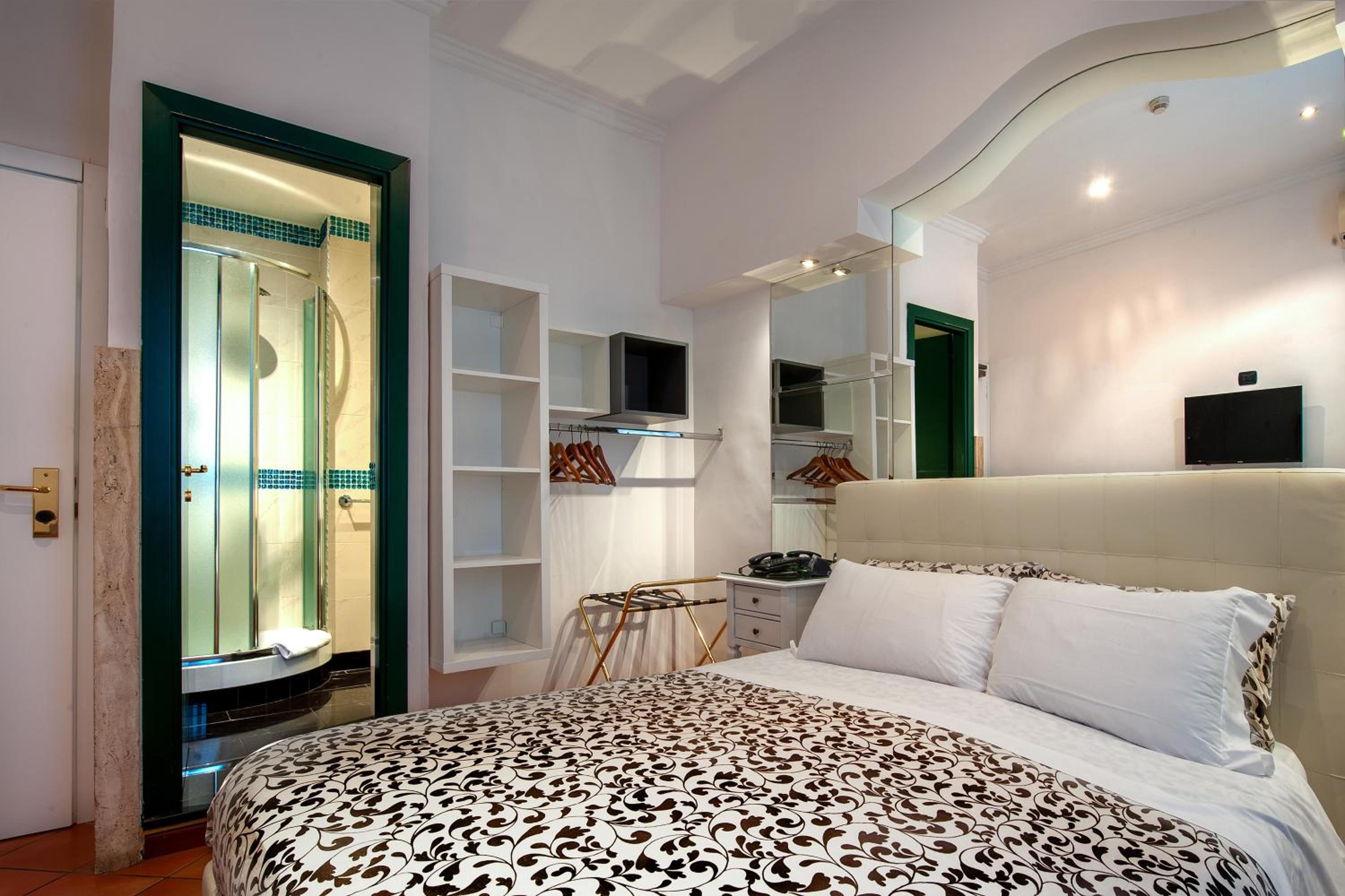 Double or Twin Room photo 1