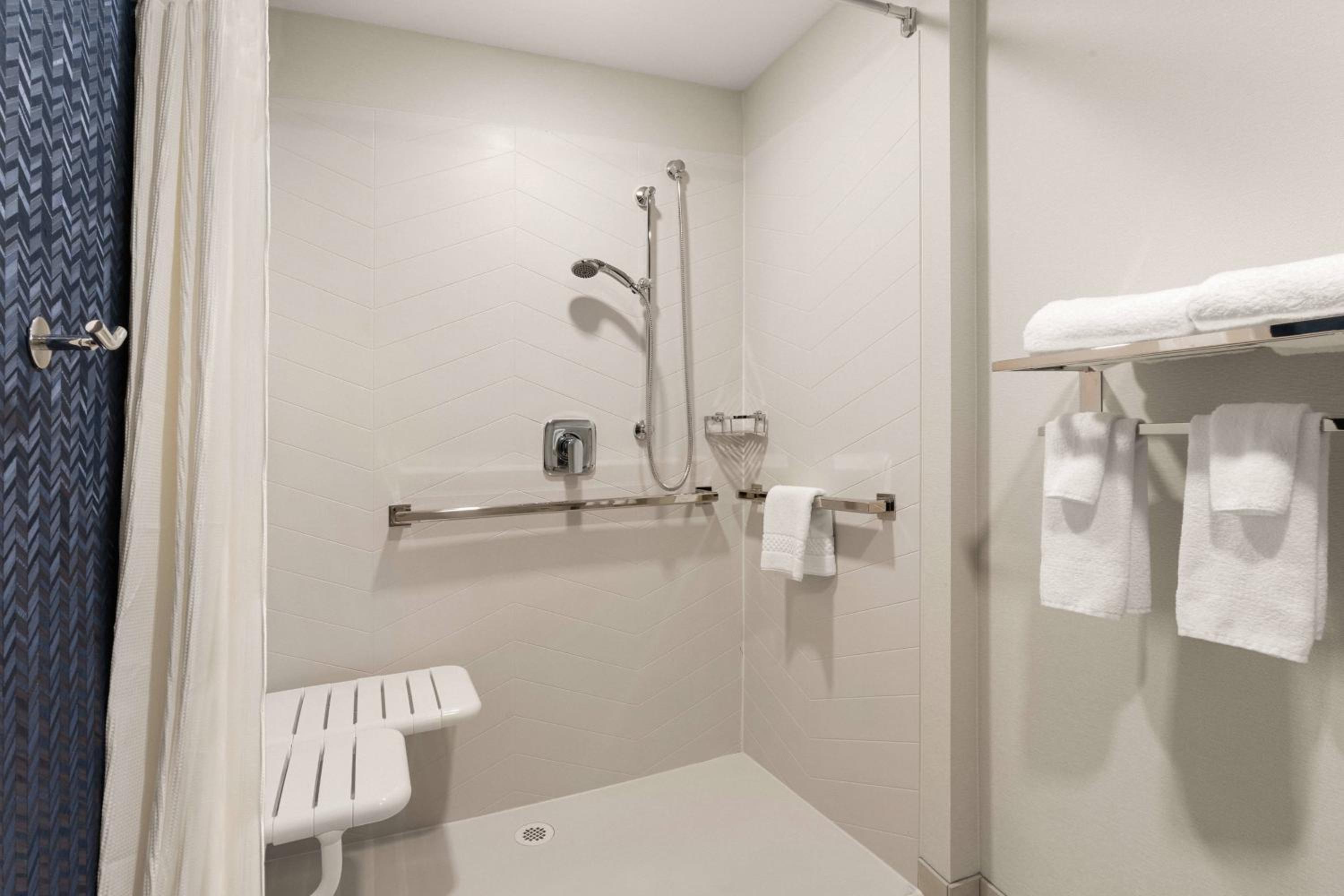 Double Queen Room - Photo 5