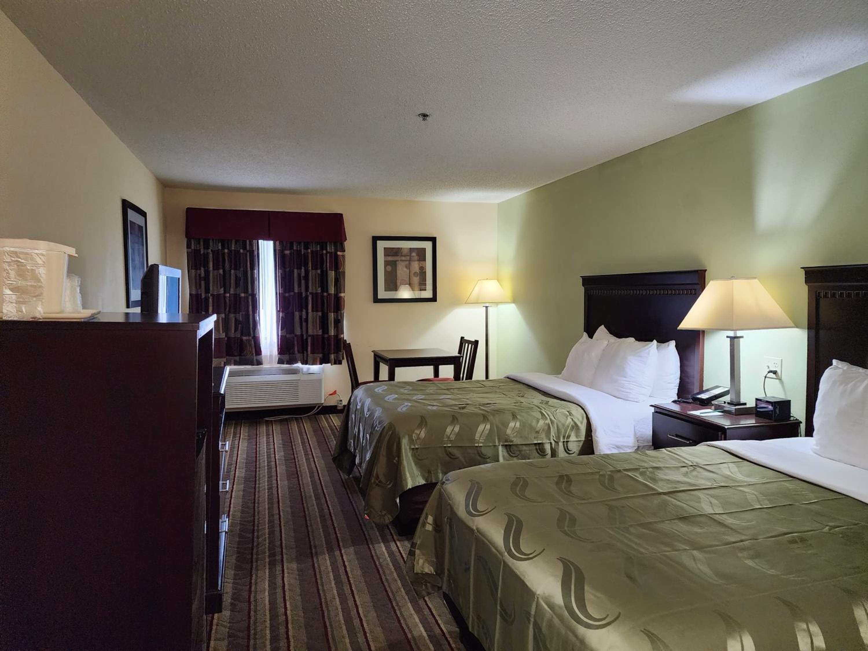Double Room with Two Double Beds - Non-Smoking - Photo 2