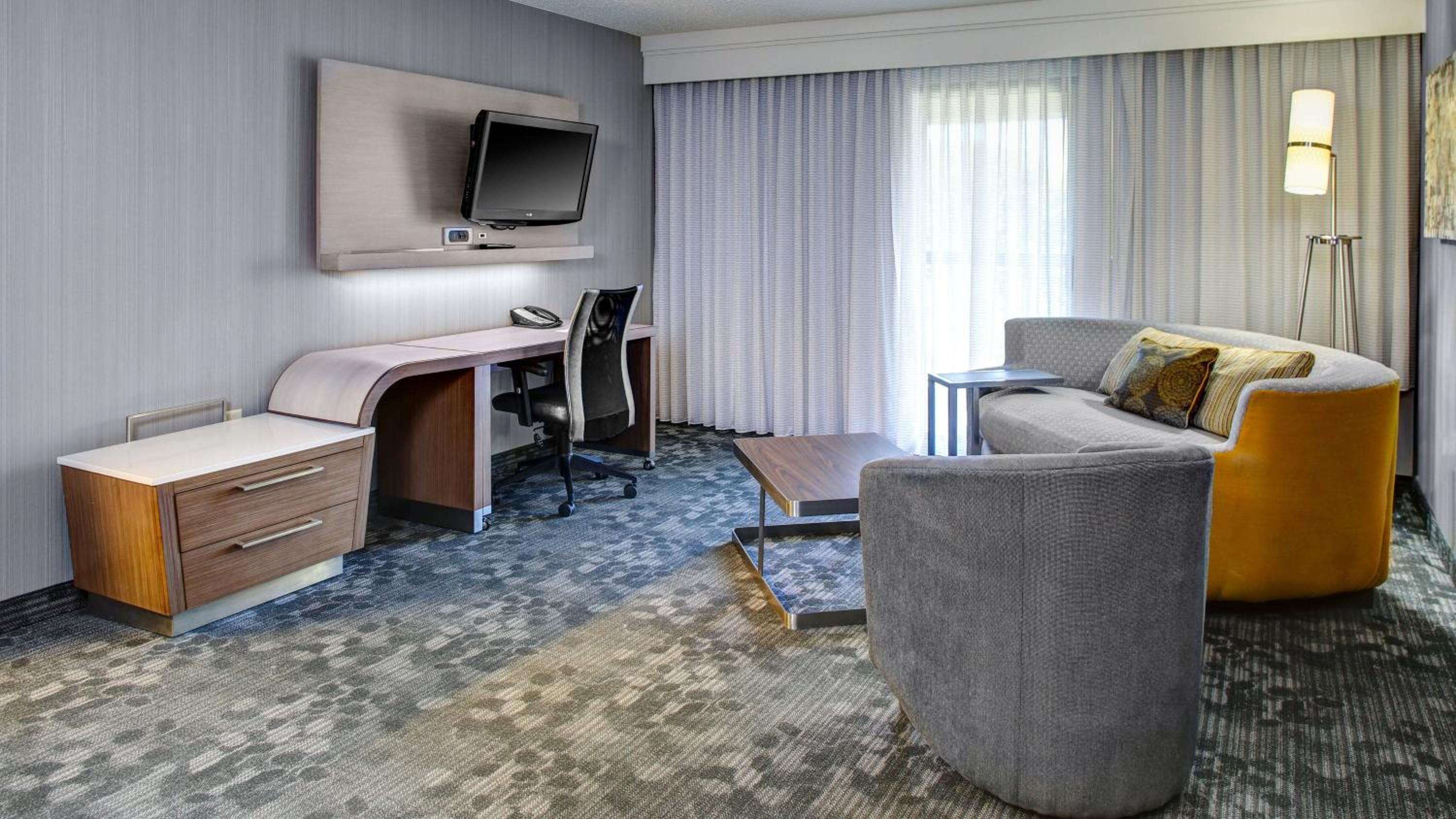 Executive King Suite - Photo 1