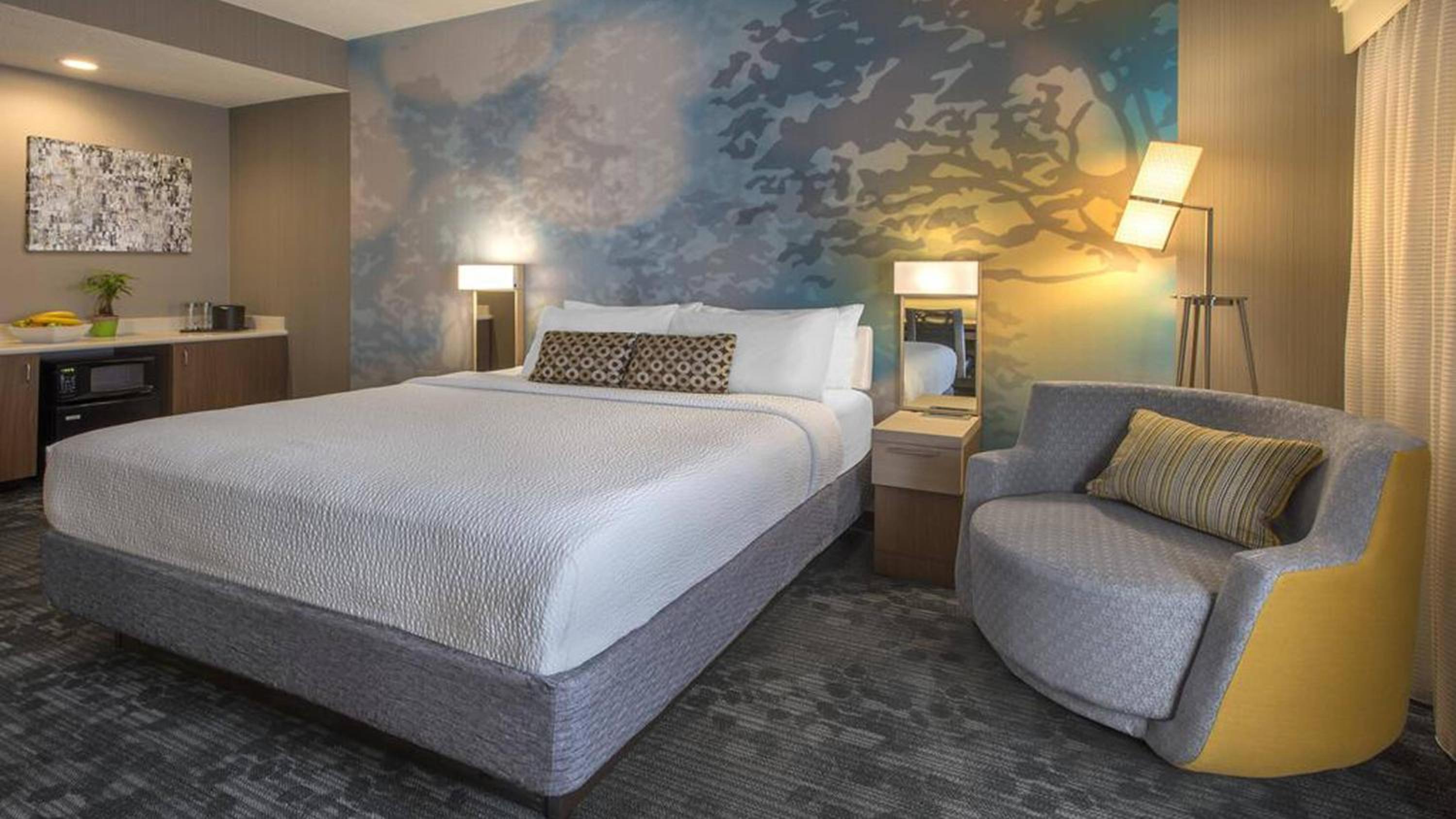 Executive King Suite - Photo 2