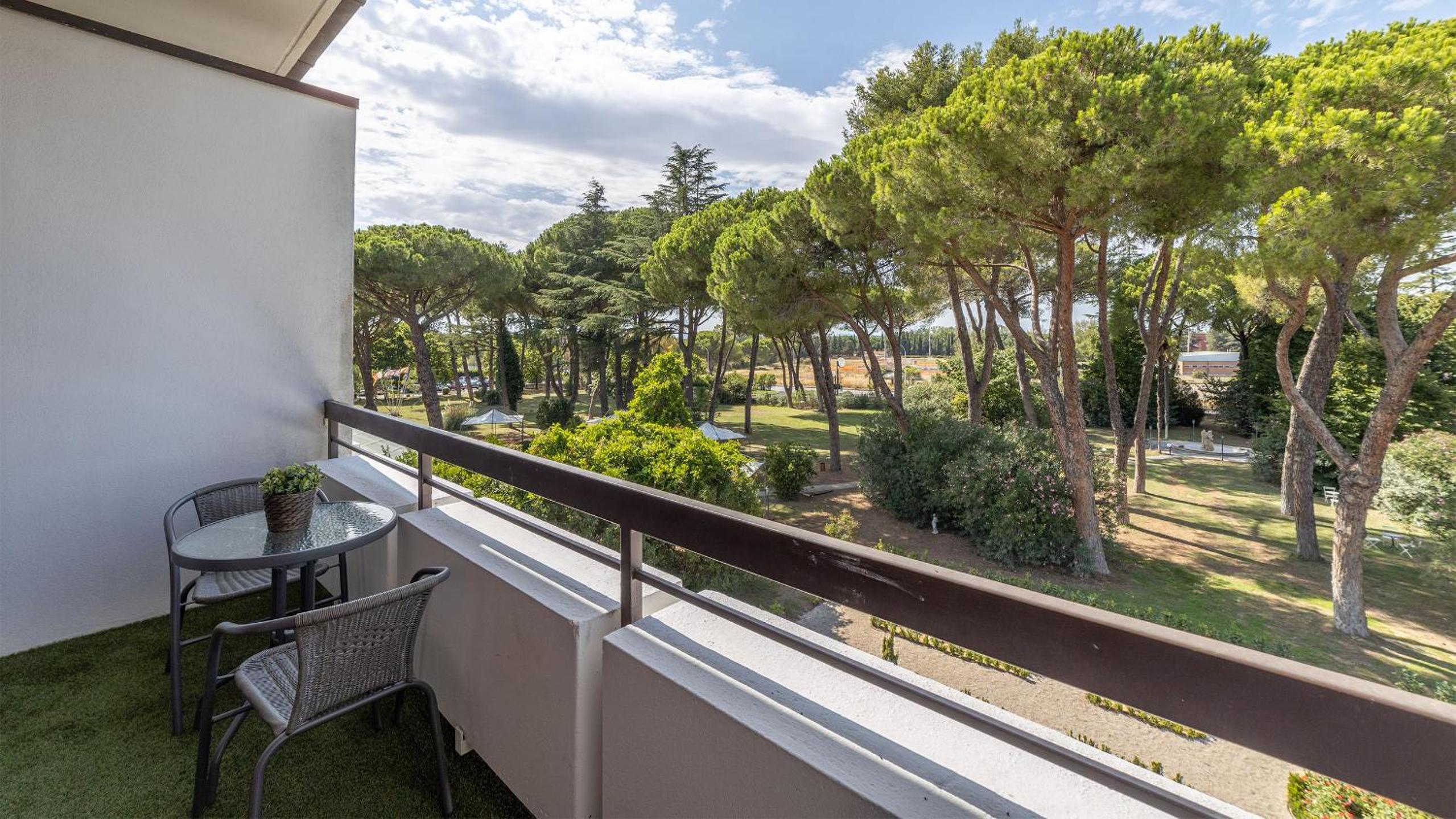 Superior Double Room with Balcony and Spa Access - Photo 8