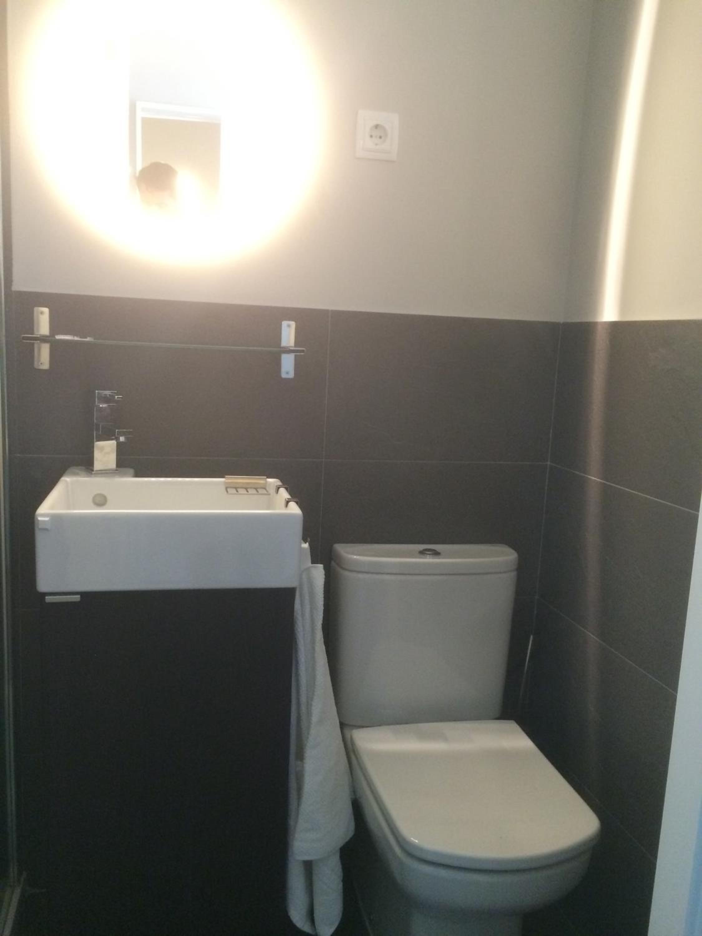 Double or Twin Room with Shared Bathroom photo 3